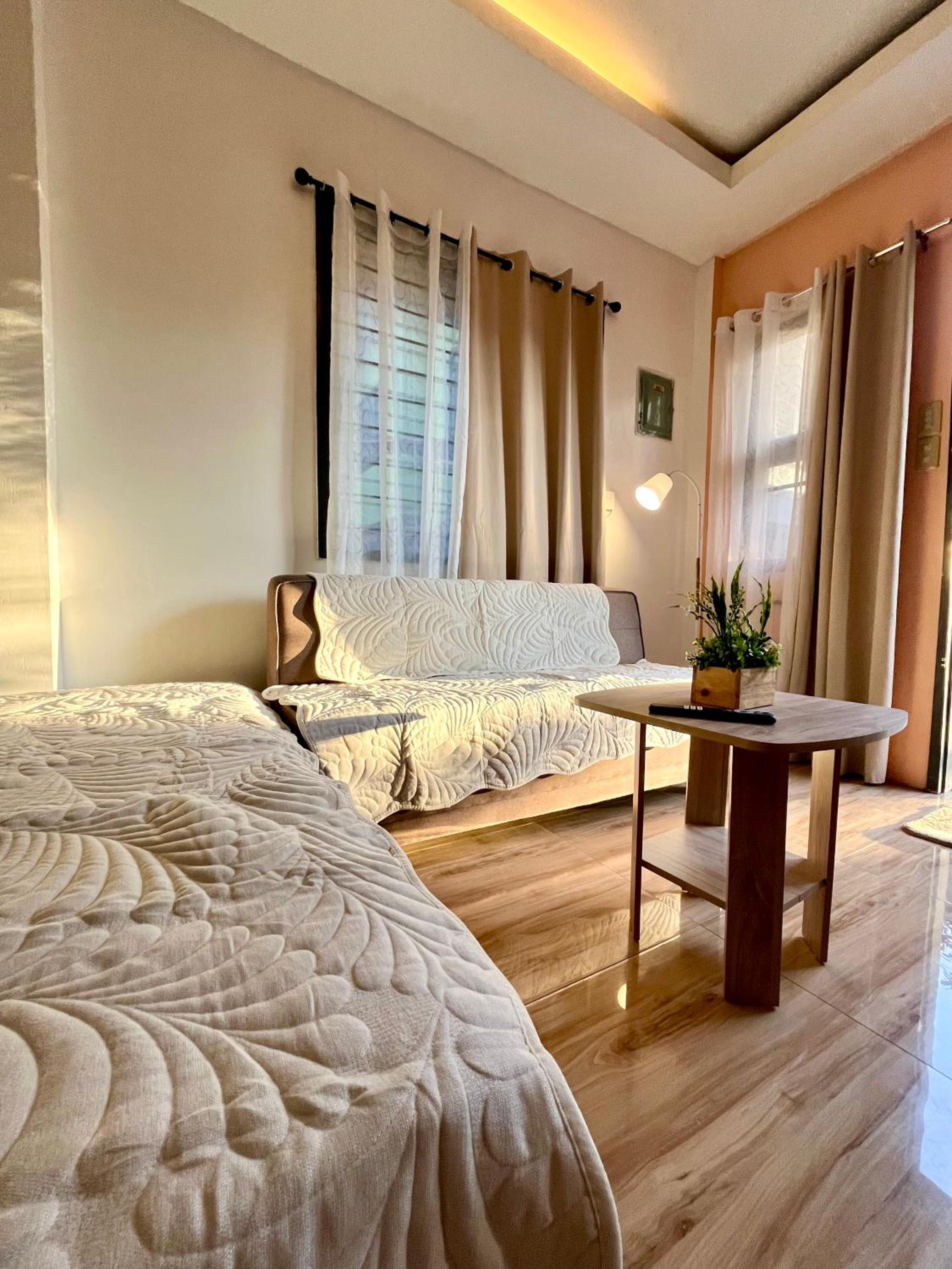Three-Bedroom Apartment with View photo 1