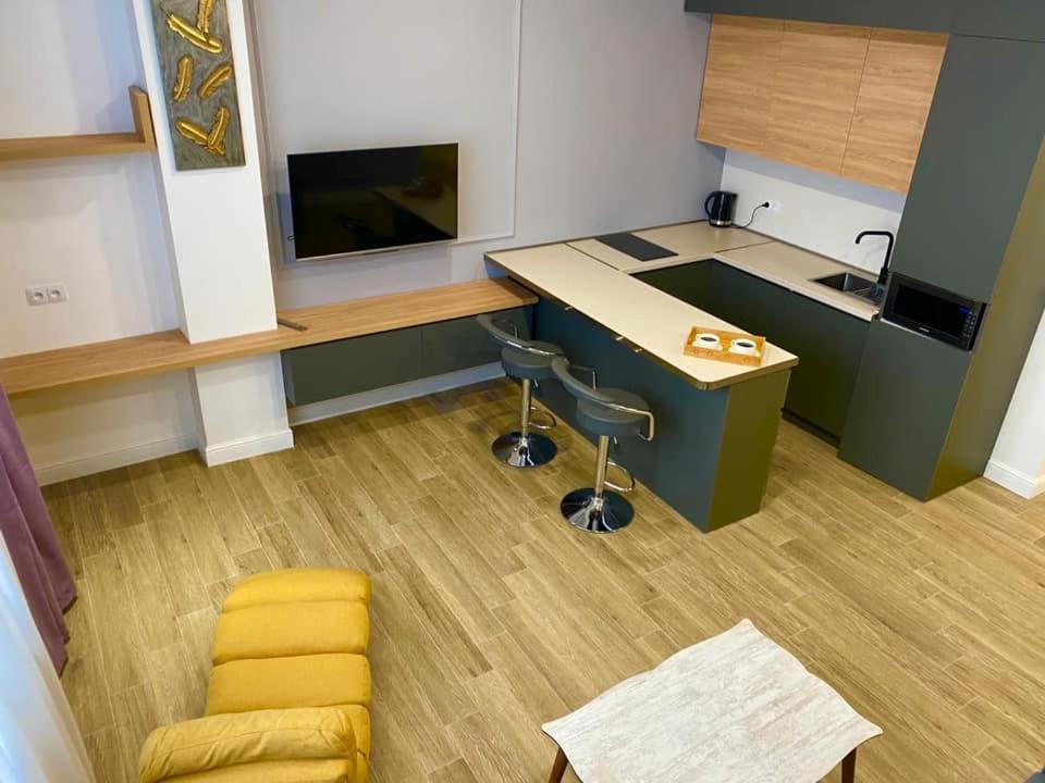 One-Bedroom Standard Apartment photo 2