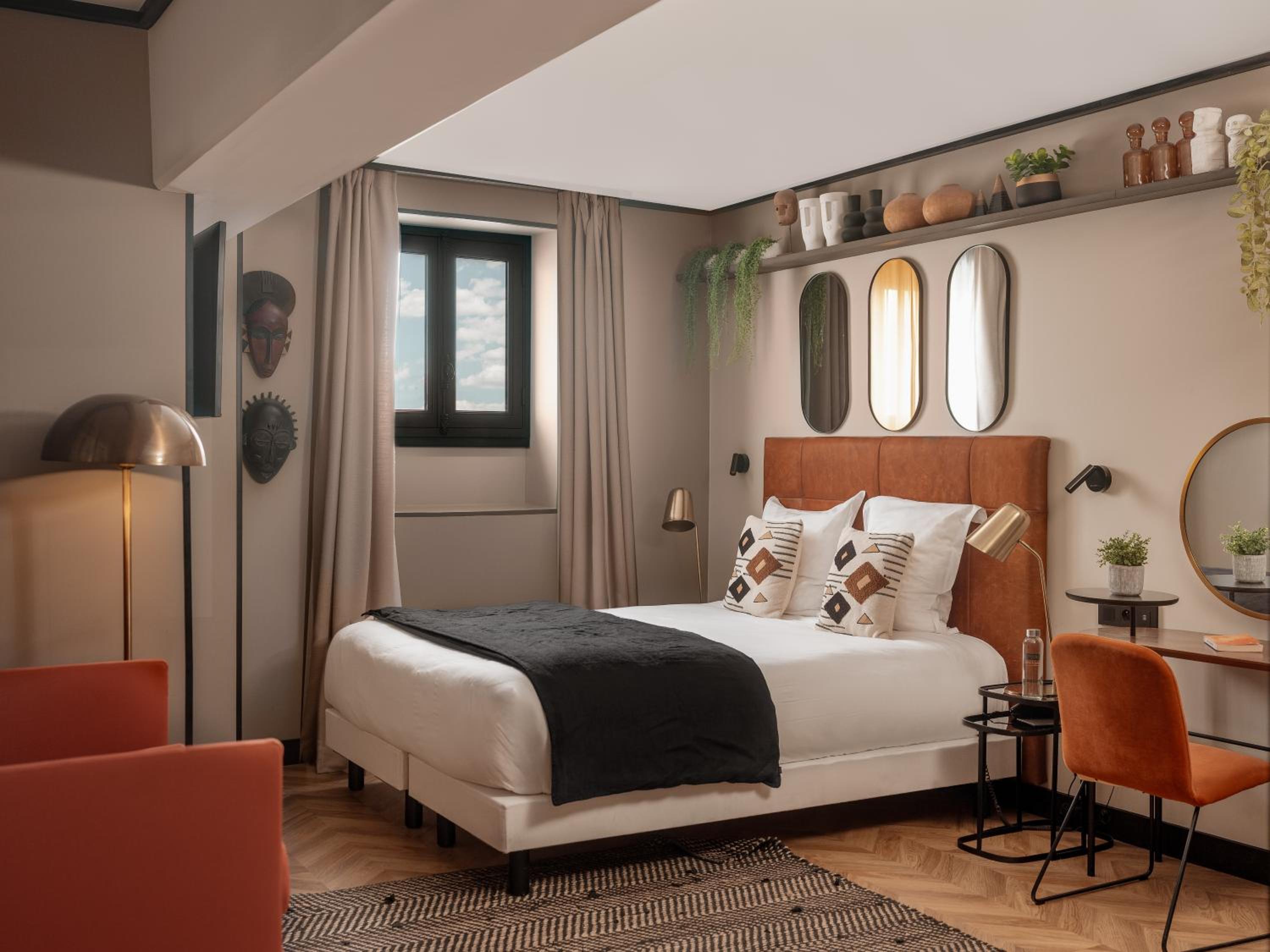 Deluxe Triple Room with Harbor View - Photo 6