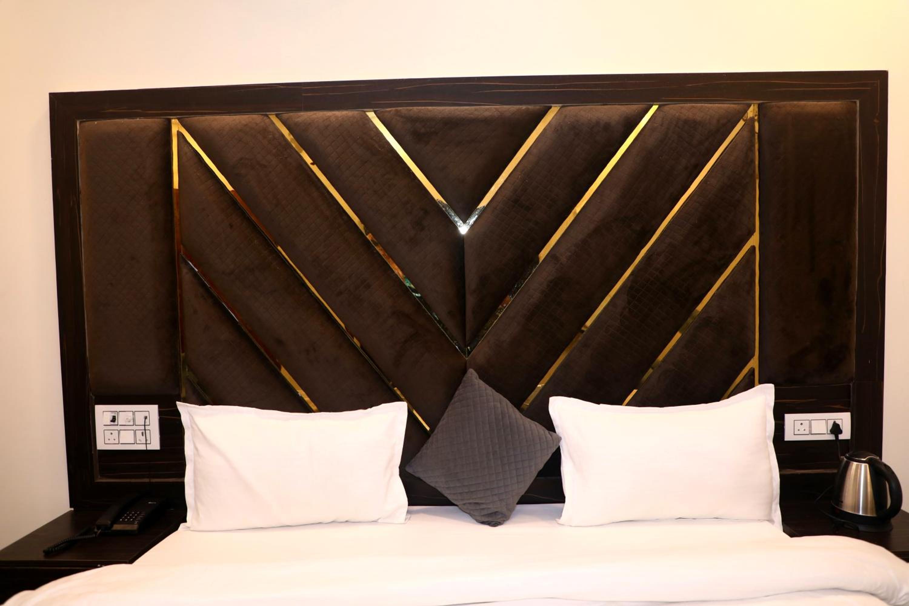 Deluxe Double Room photo 2