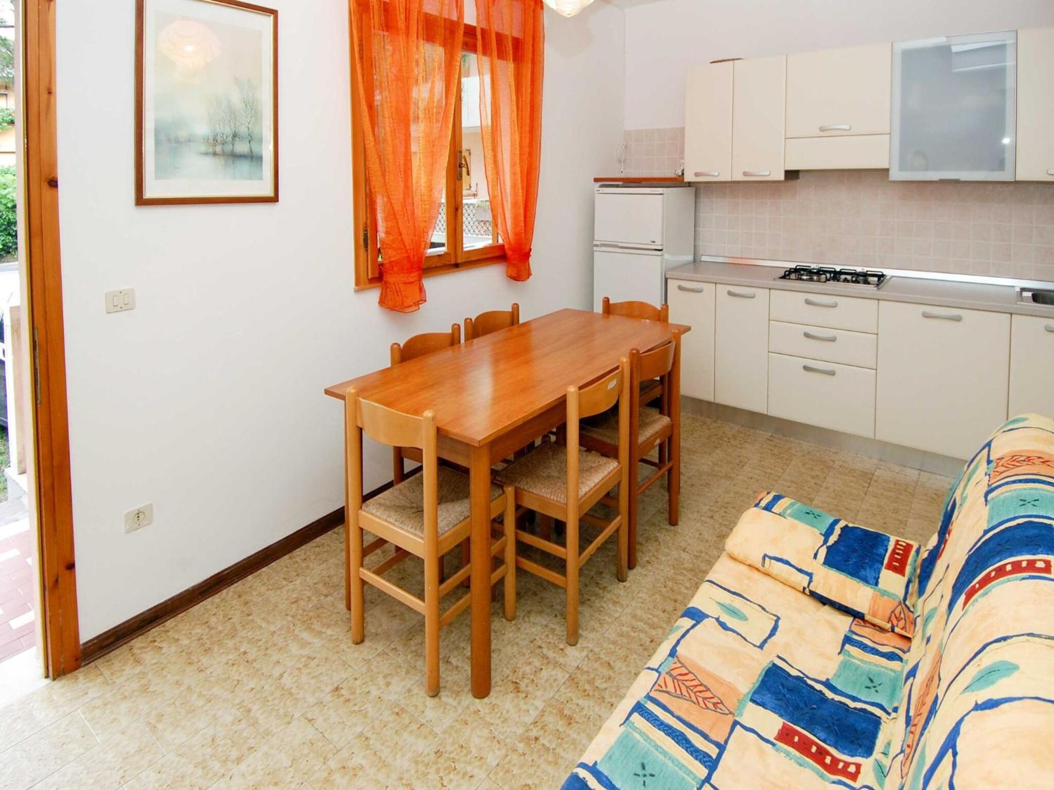Apartment photo 2