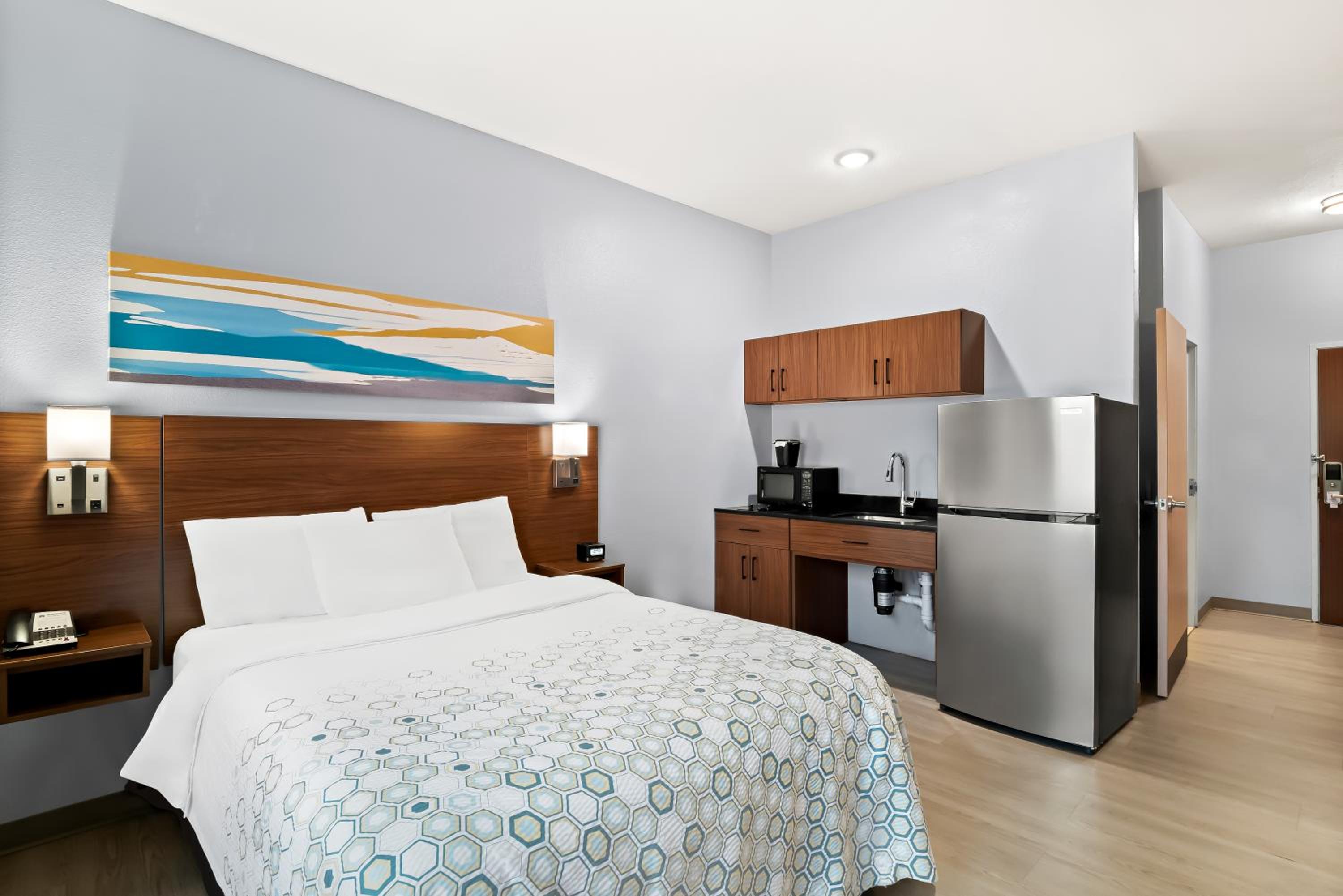 Studio Queen Room Disability Access Non-Smoking