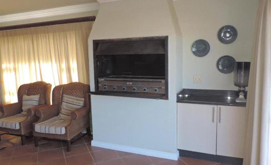 One-Bedroom House photo 2