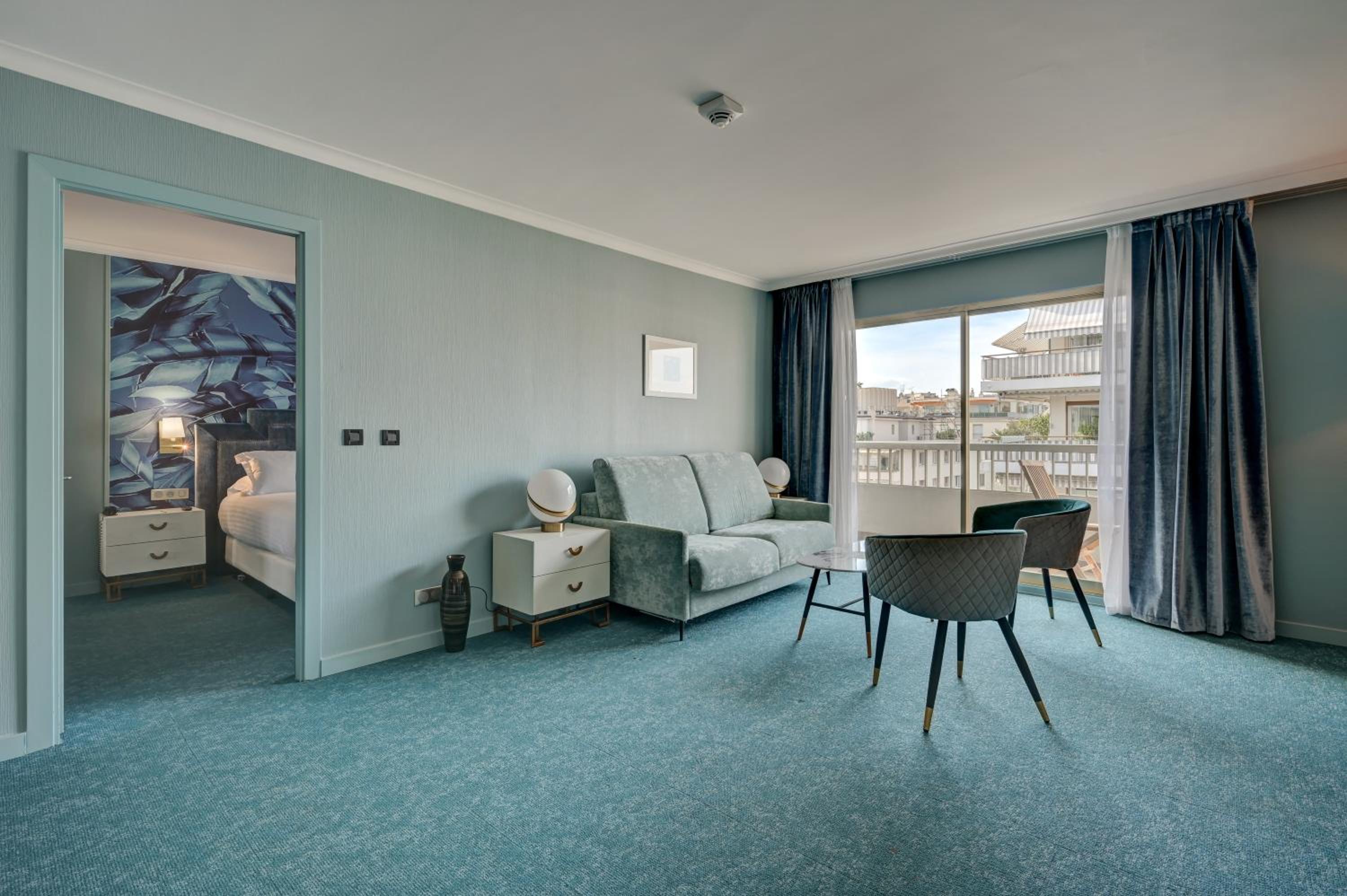 Deluxe Suite - Photo 1