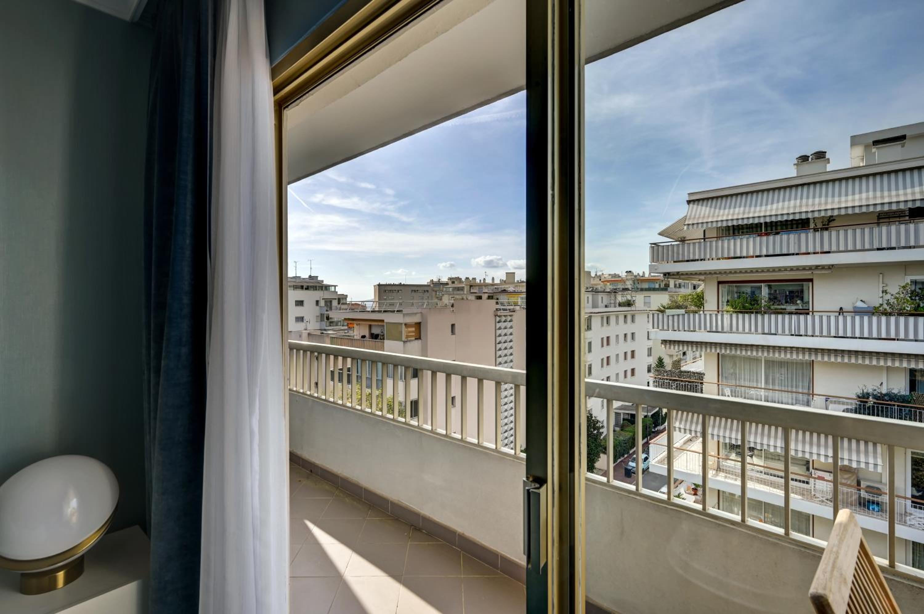 Deluxe Suite - Photo 3