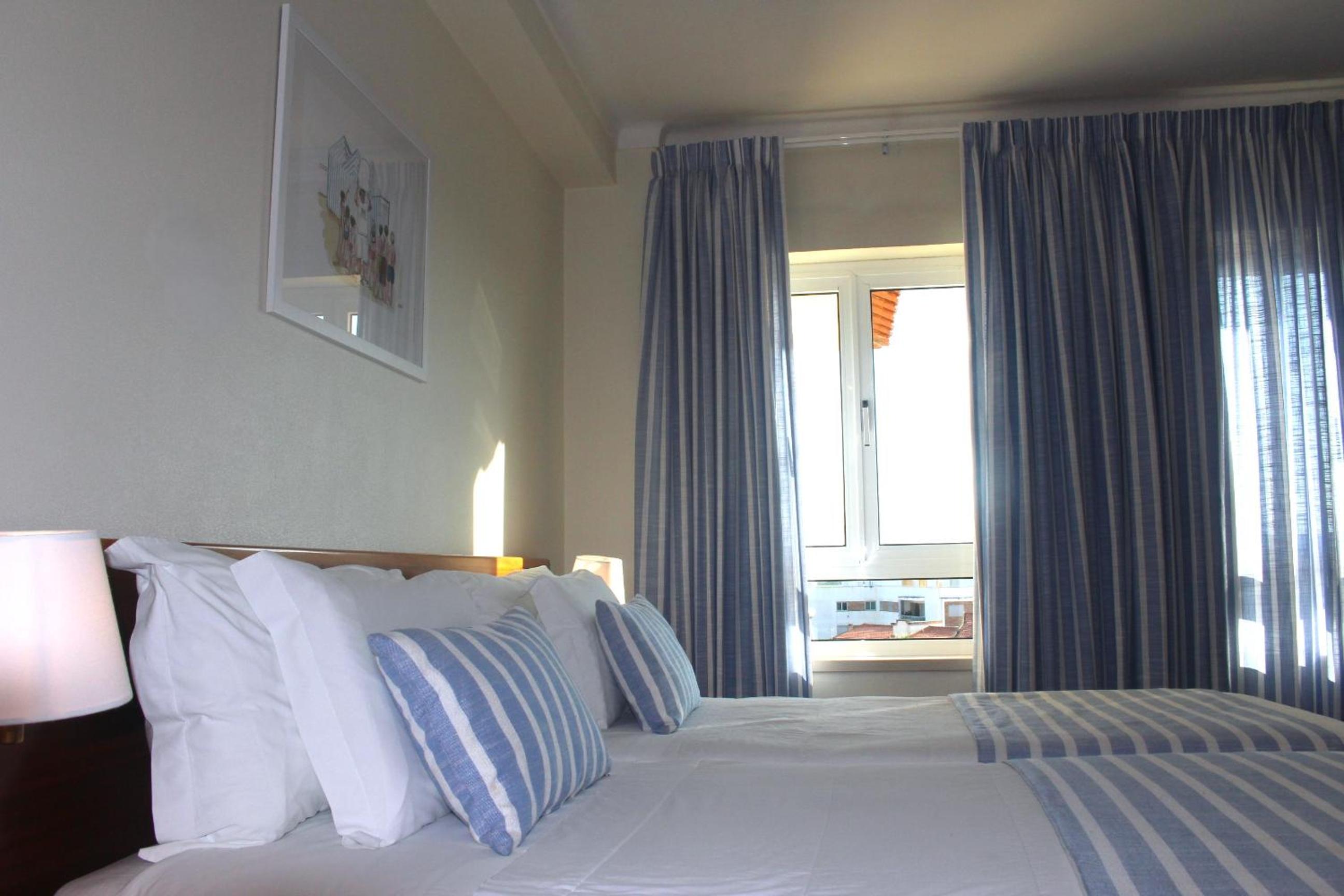 Twin Room - Photo 2