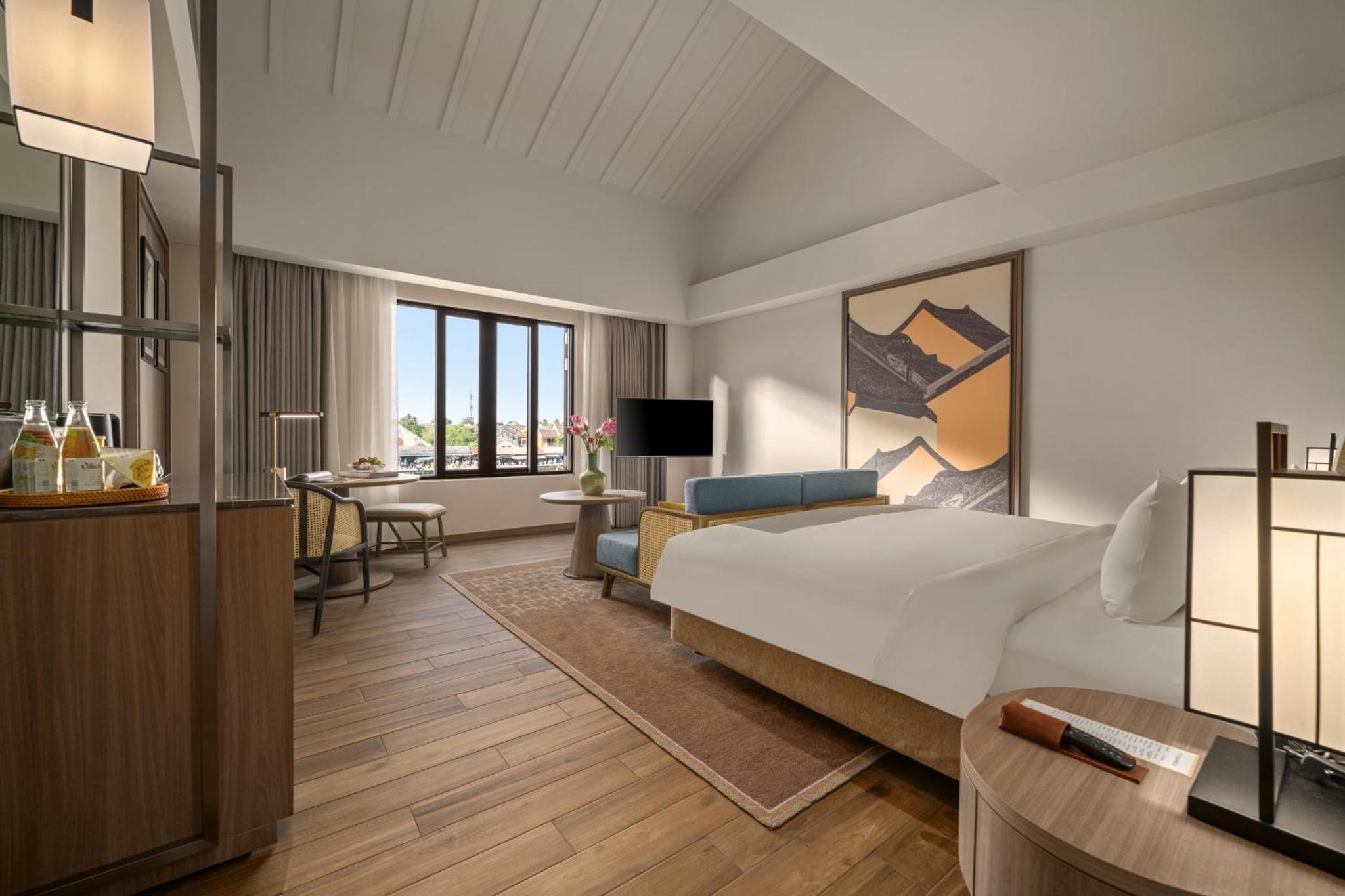 Premium King Room with River View - Photo 1