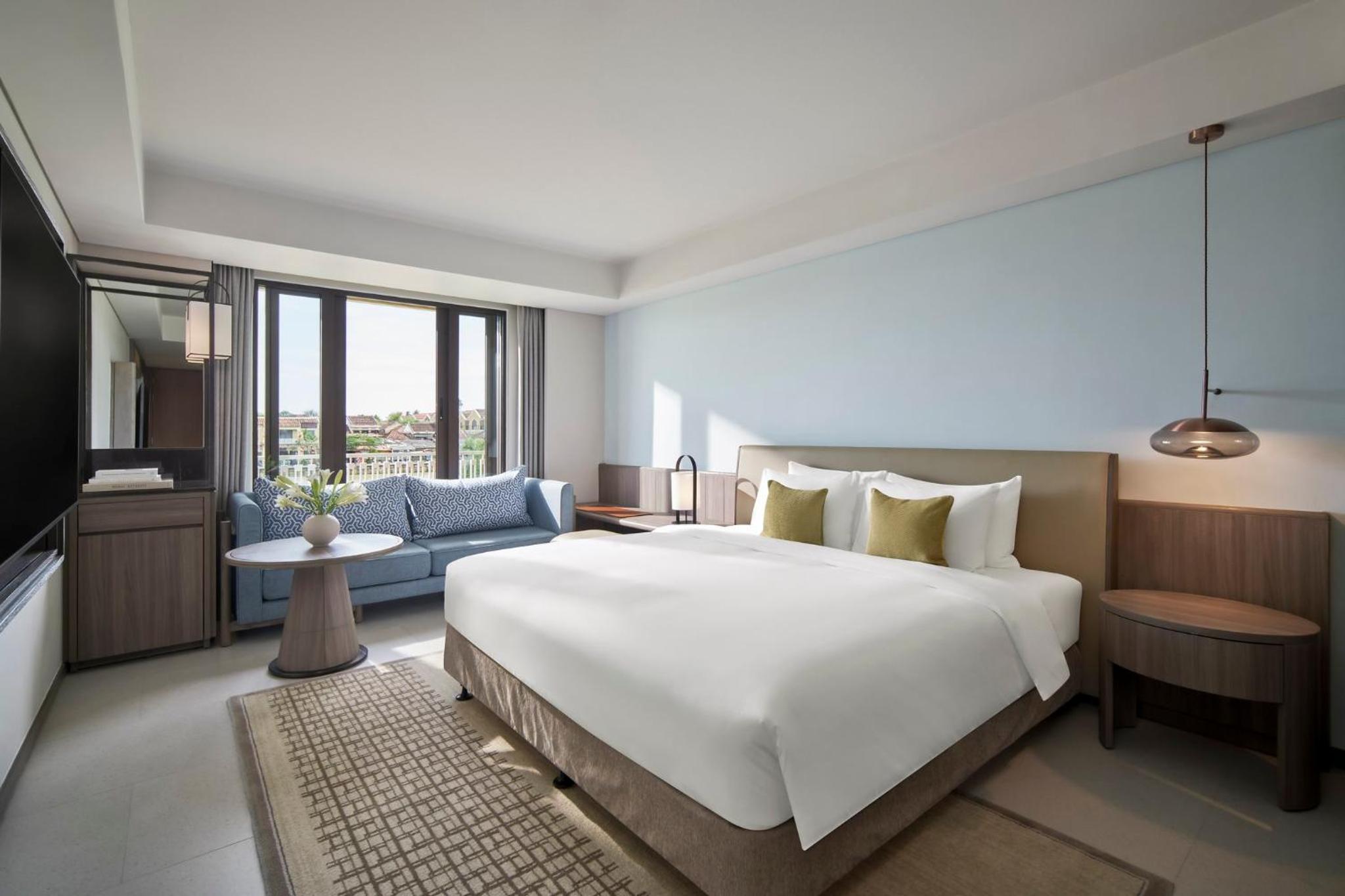 Deluxe King Room with River View - Photo 4