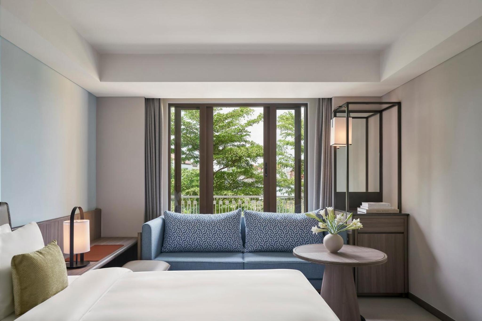 Deluxe King Room - Photo 1