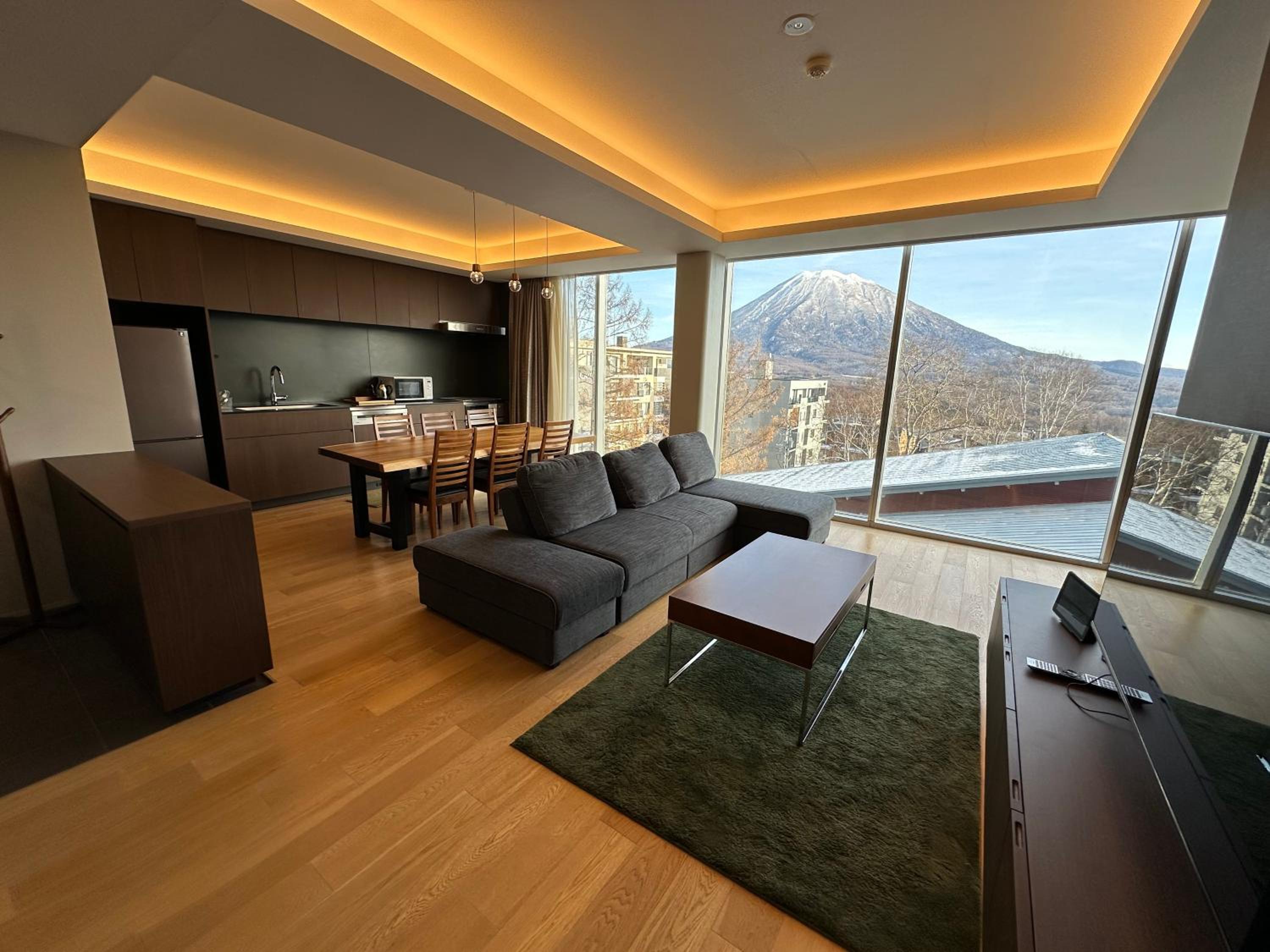 Suite with Mountain View
