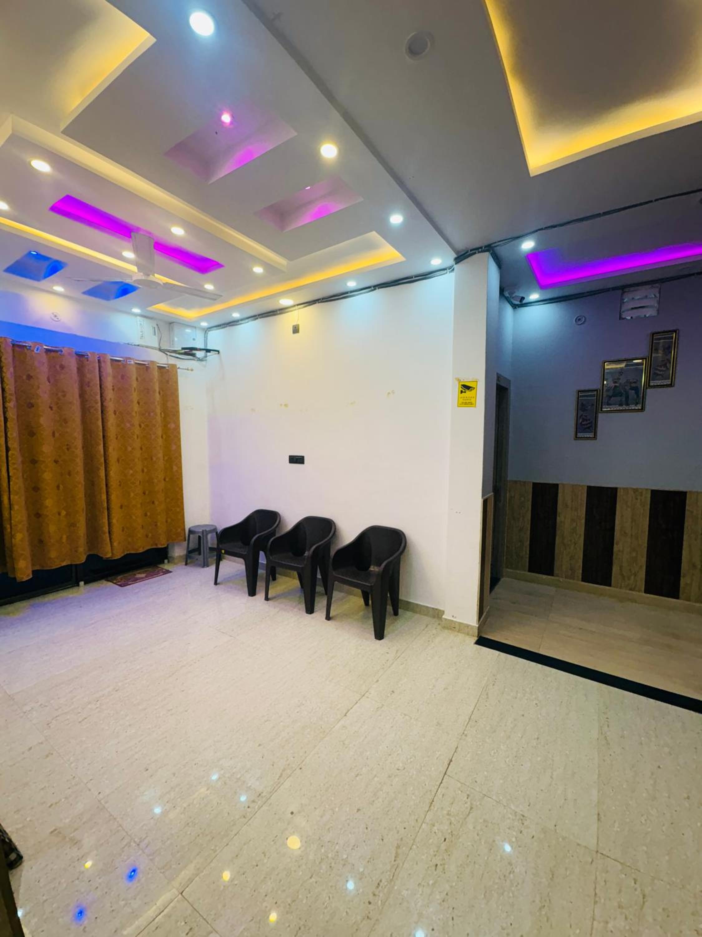 Deluxe Double Room (2 Adults + 1 Child) photo 1
