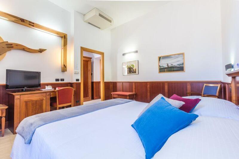 Standard Double Room - Photo 1