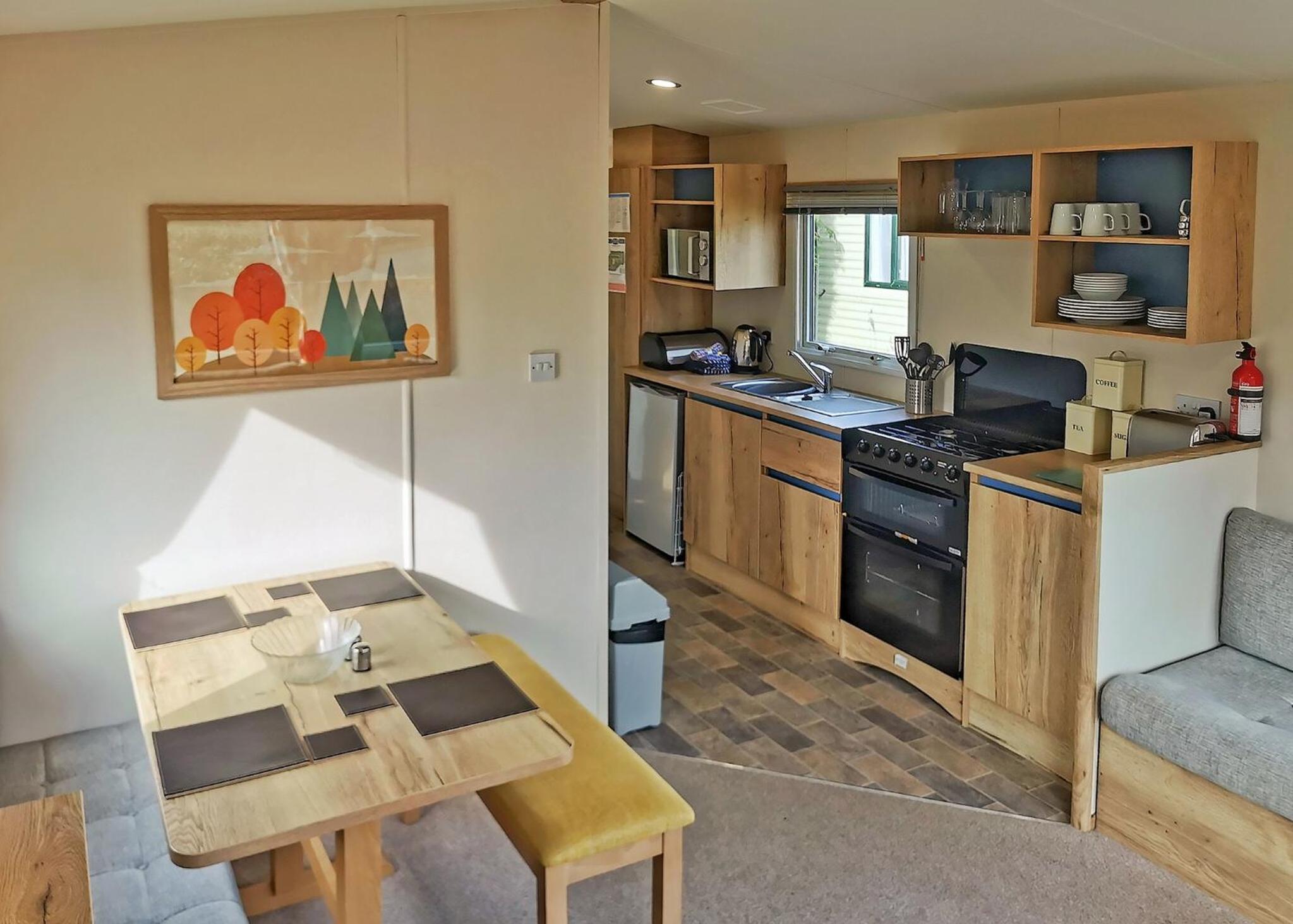 Mobile Home 4 photo 3
