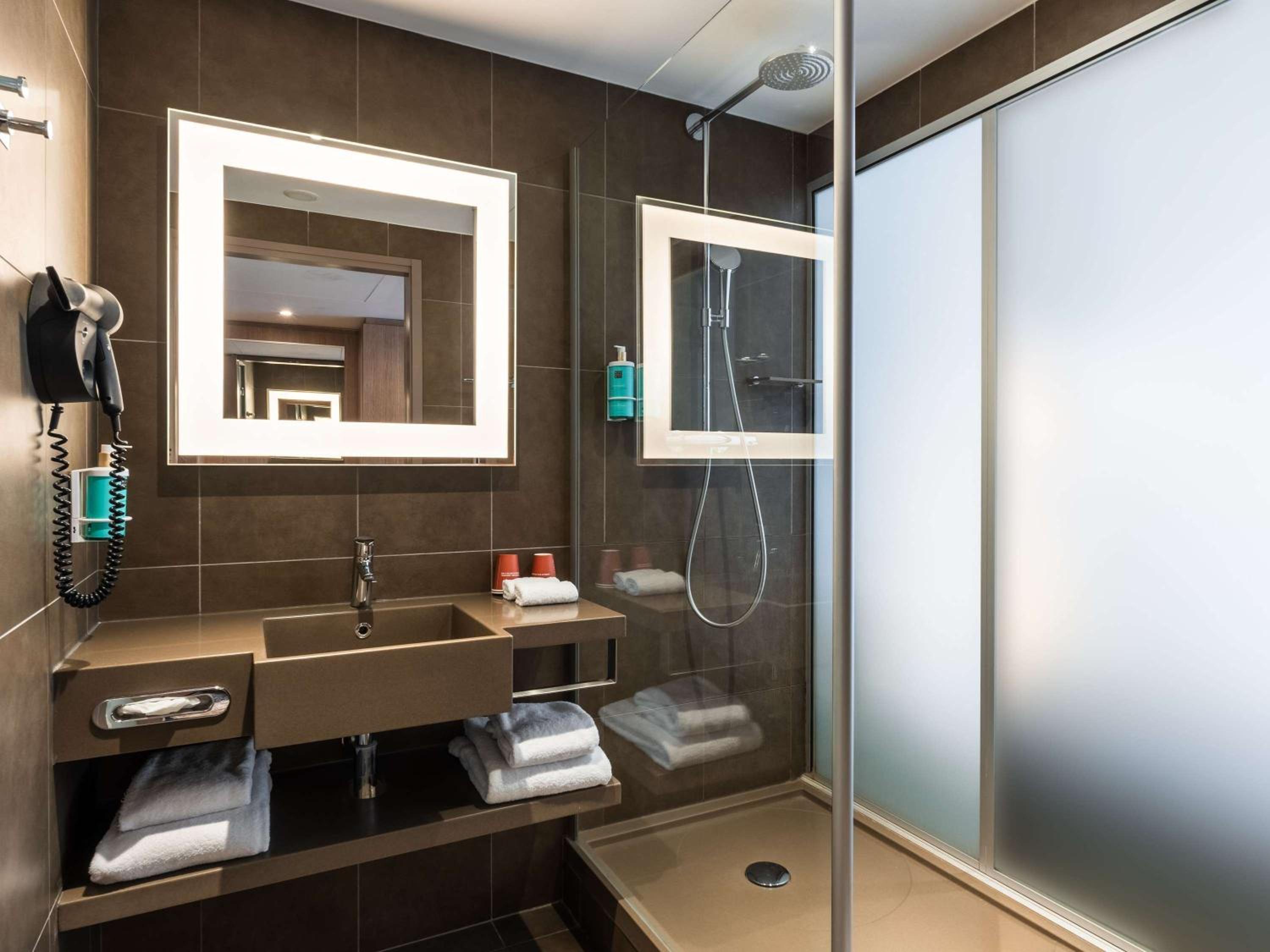 Executive double Room with Queen Size Bed - Photo 11