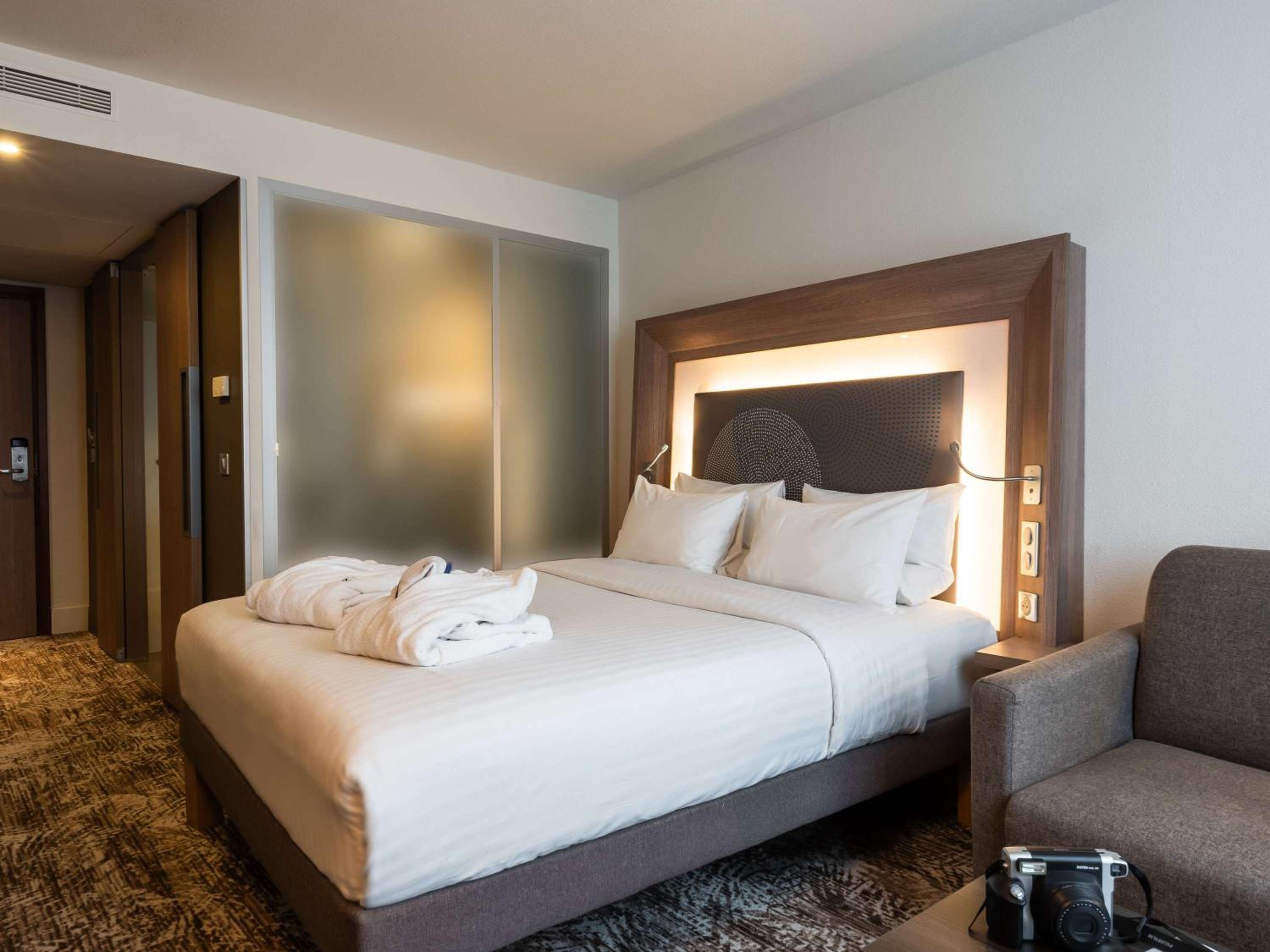 Executive Triple Room with Queen Size Bed and Single Sofa Bed - Photo 7