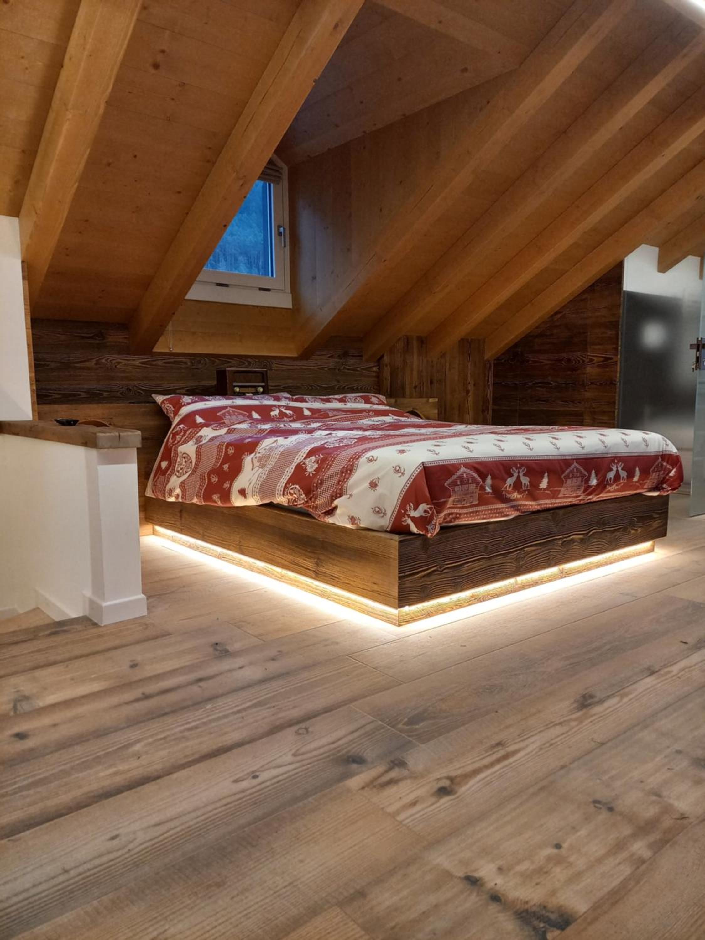 Two-Bedroom Apartment with Mountain View