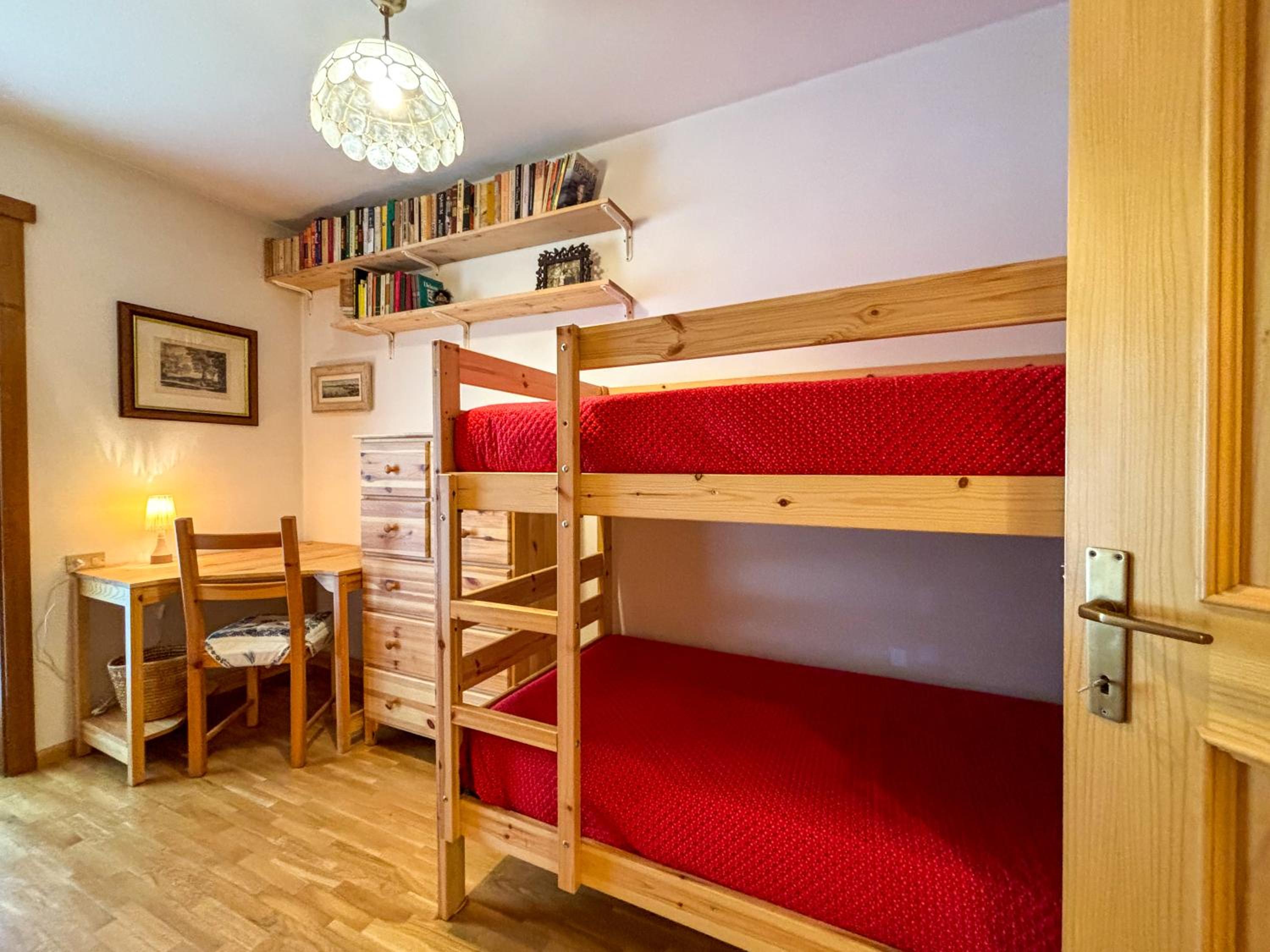 Two-Bedroom Apartment with Balcony photo 2