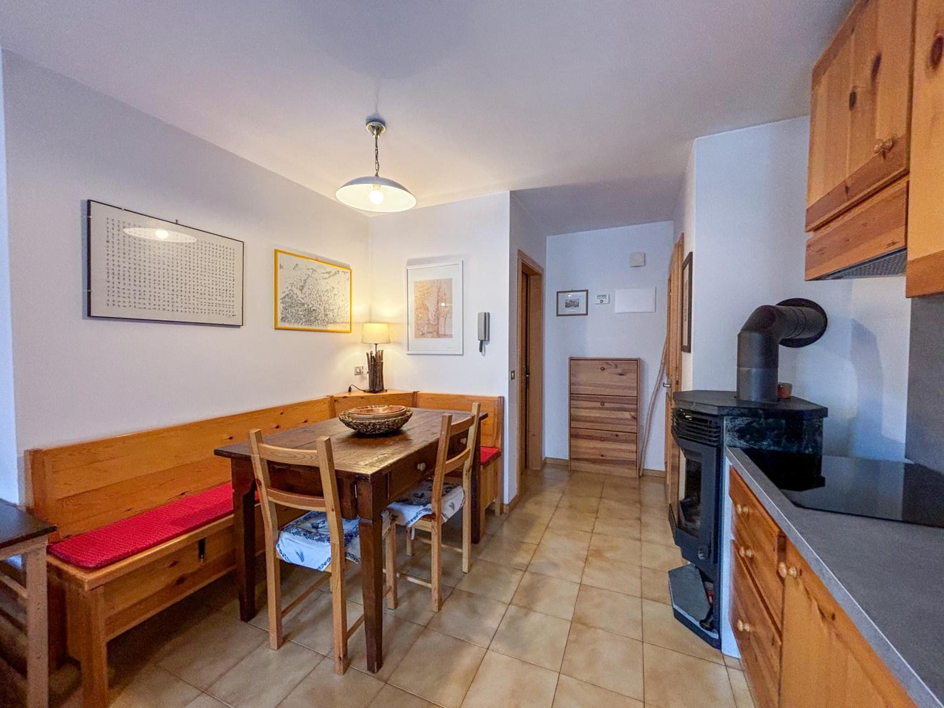 Two-Bedroom Apartment with Balcony photo 3