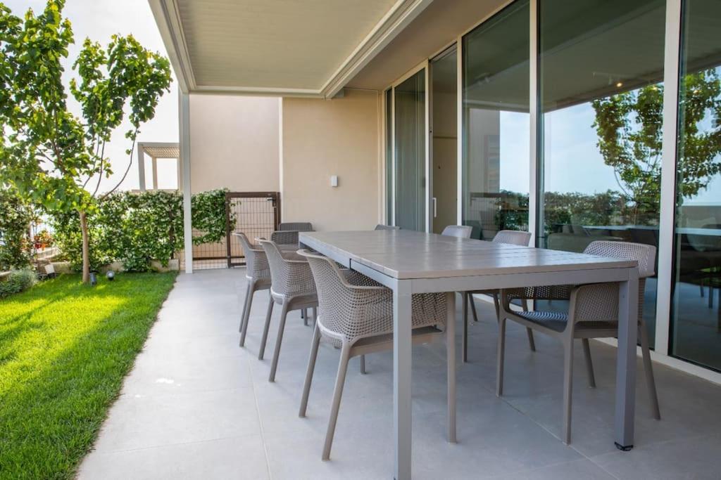 Three-Bedroom Villa photo 2