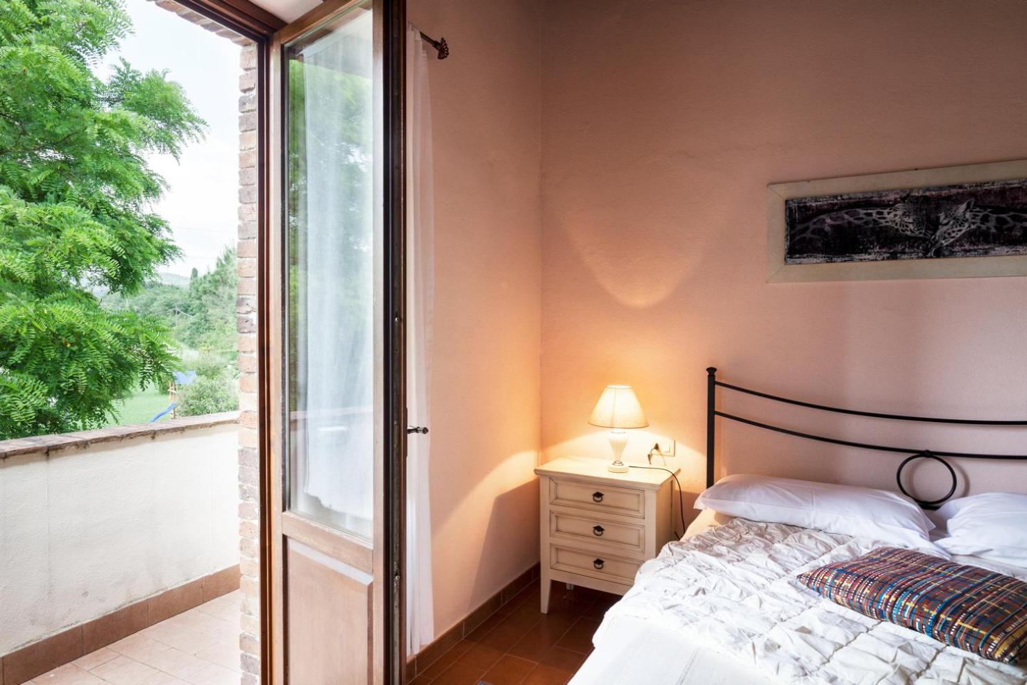 Two-Bedroom Apartment with Balcony and Terrace photo 3