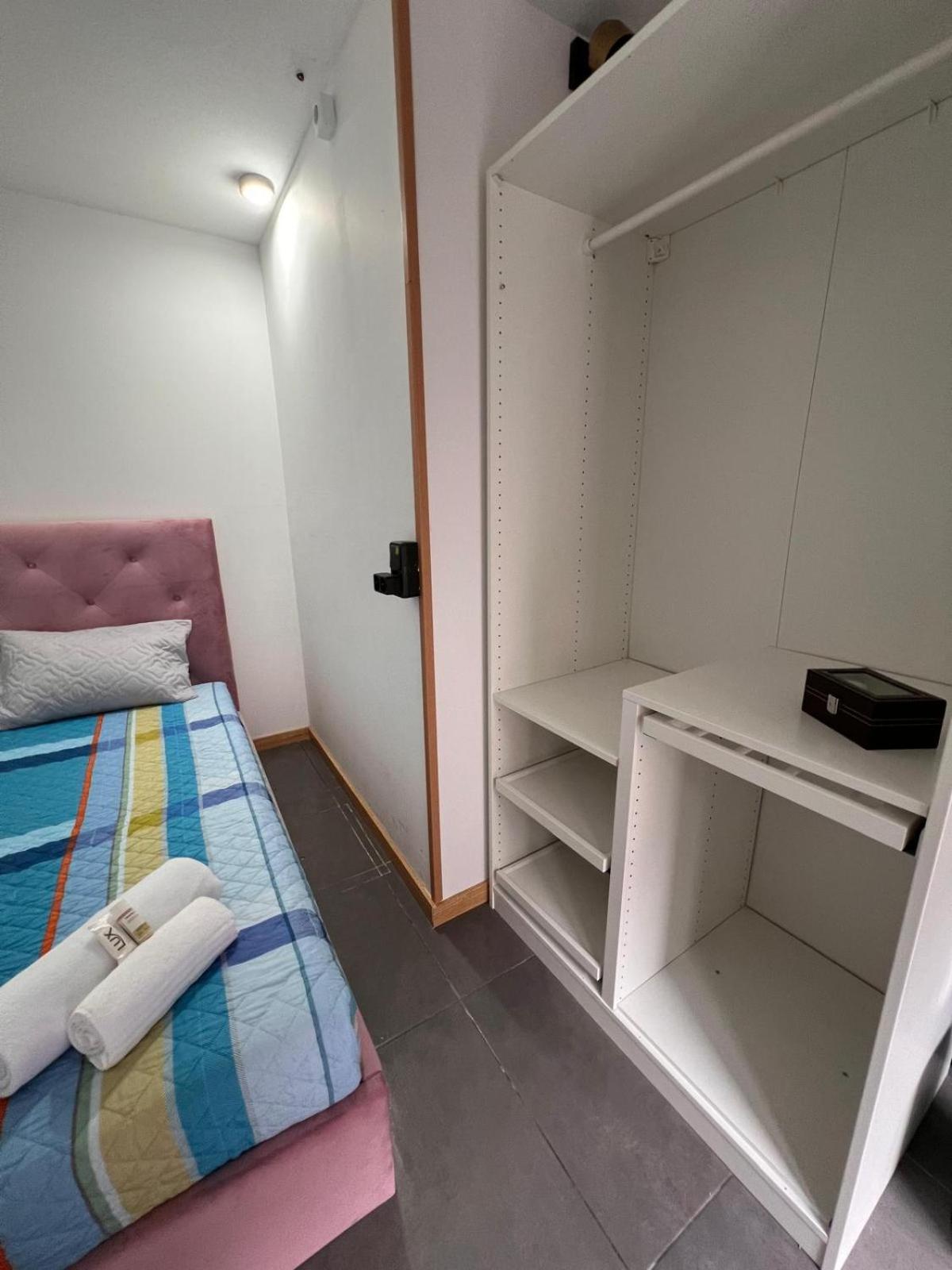 Small Single Room photo 2