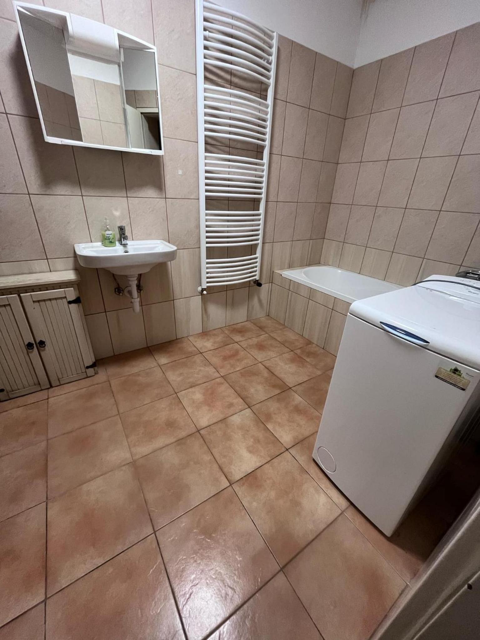 One-Bedroom Family Apartment photo 2