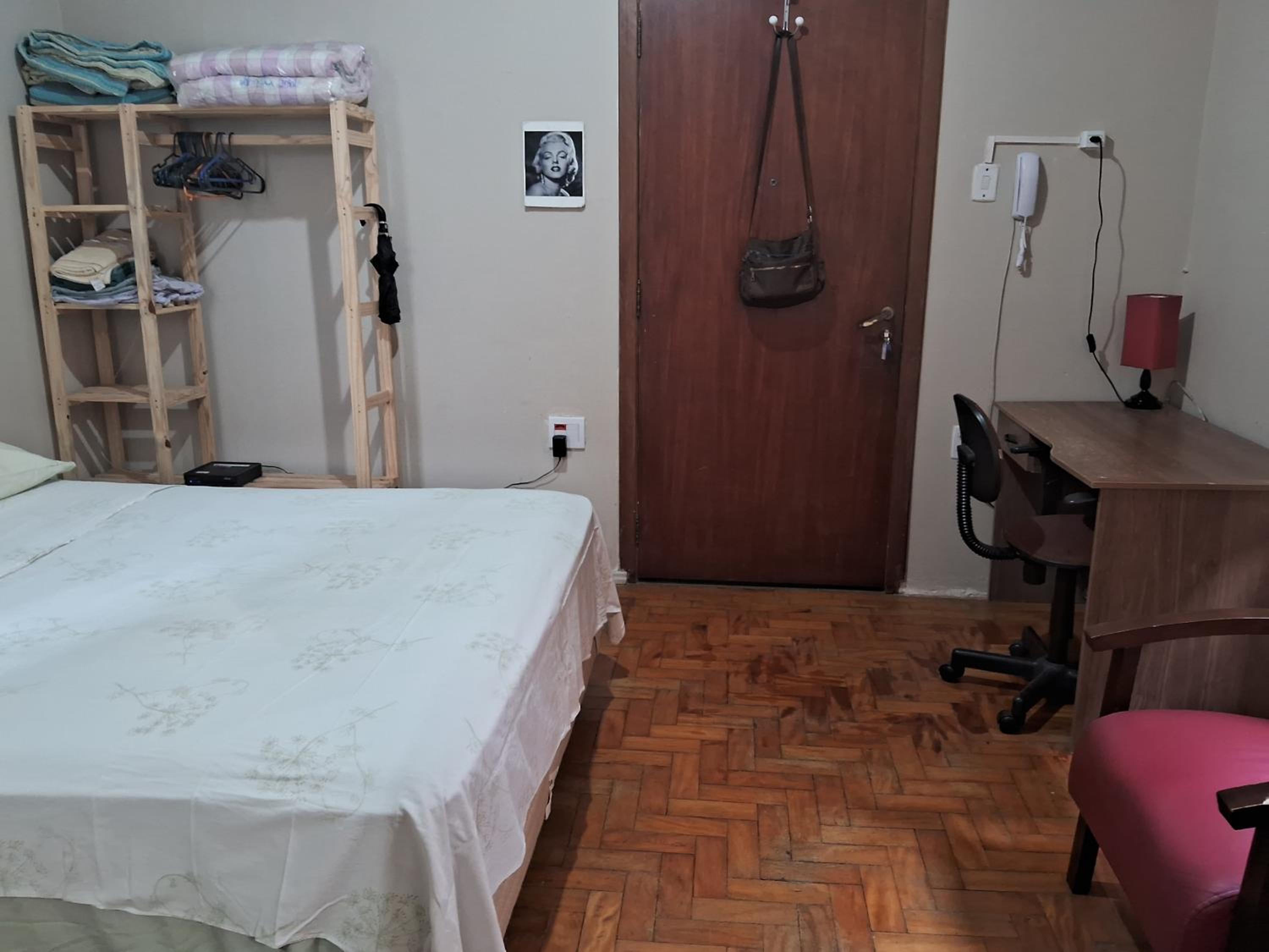 One-Bedroom Apartment photo 3