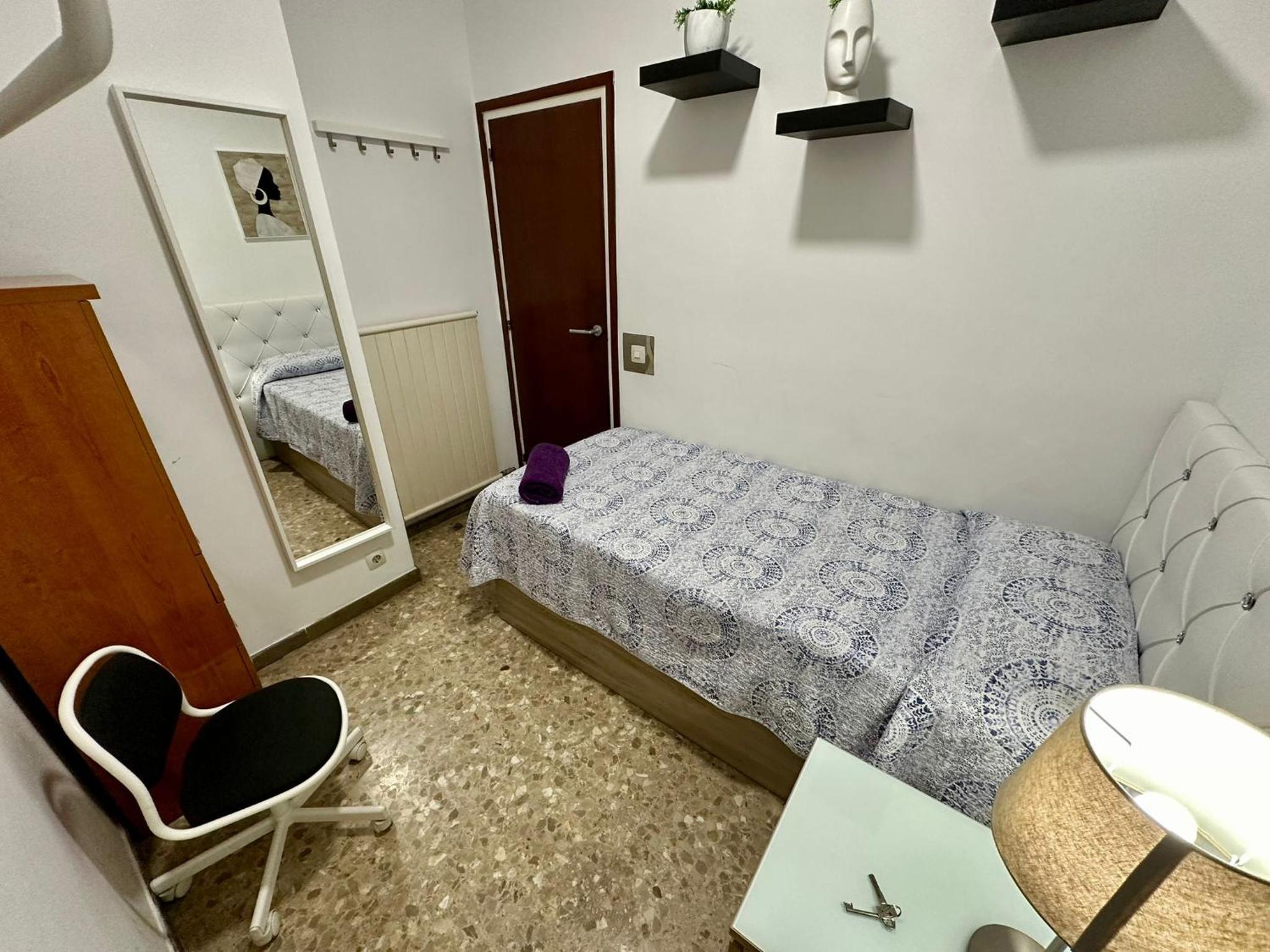 Single Room photo 2