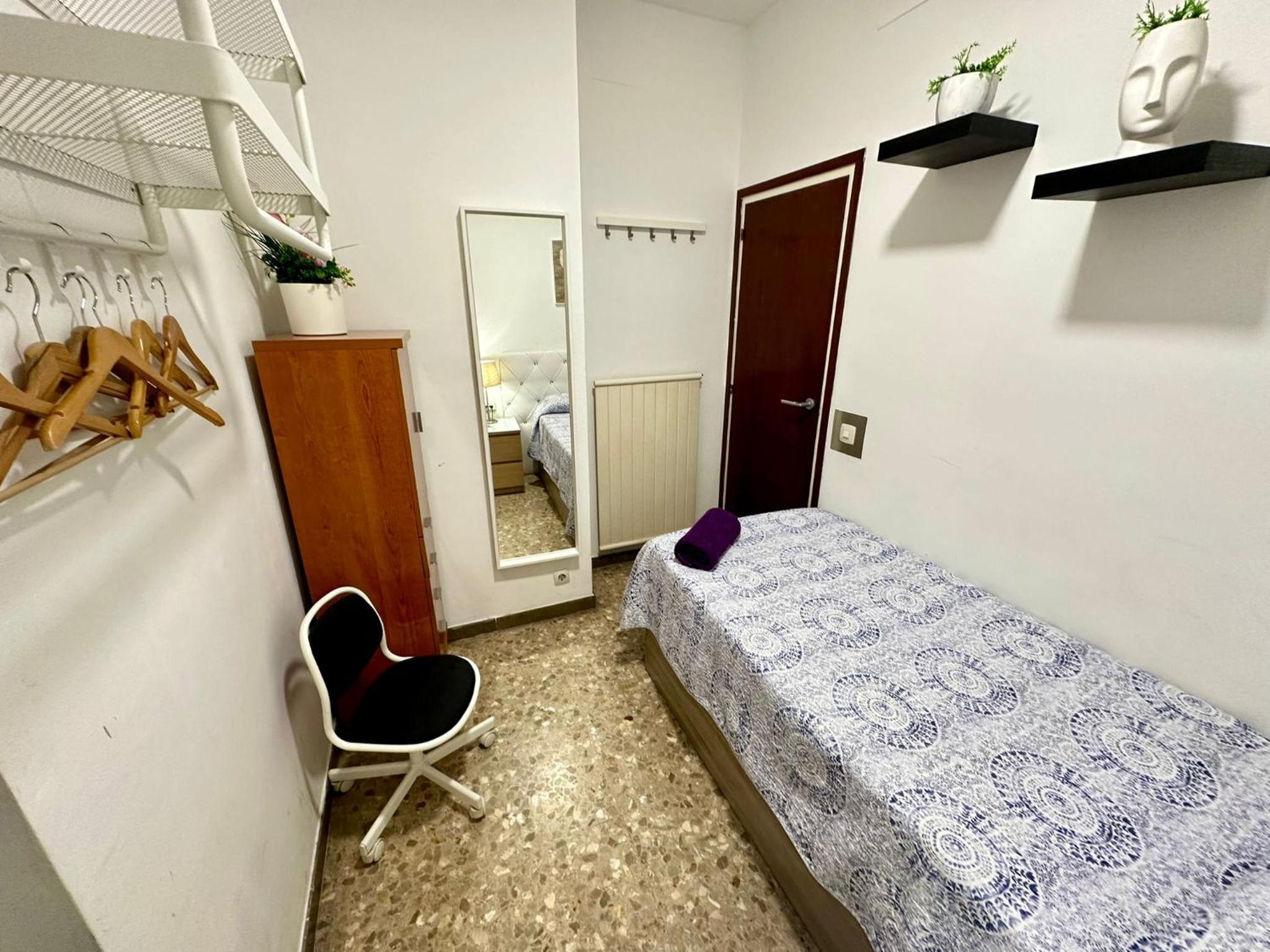 Single Room photo 3