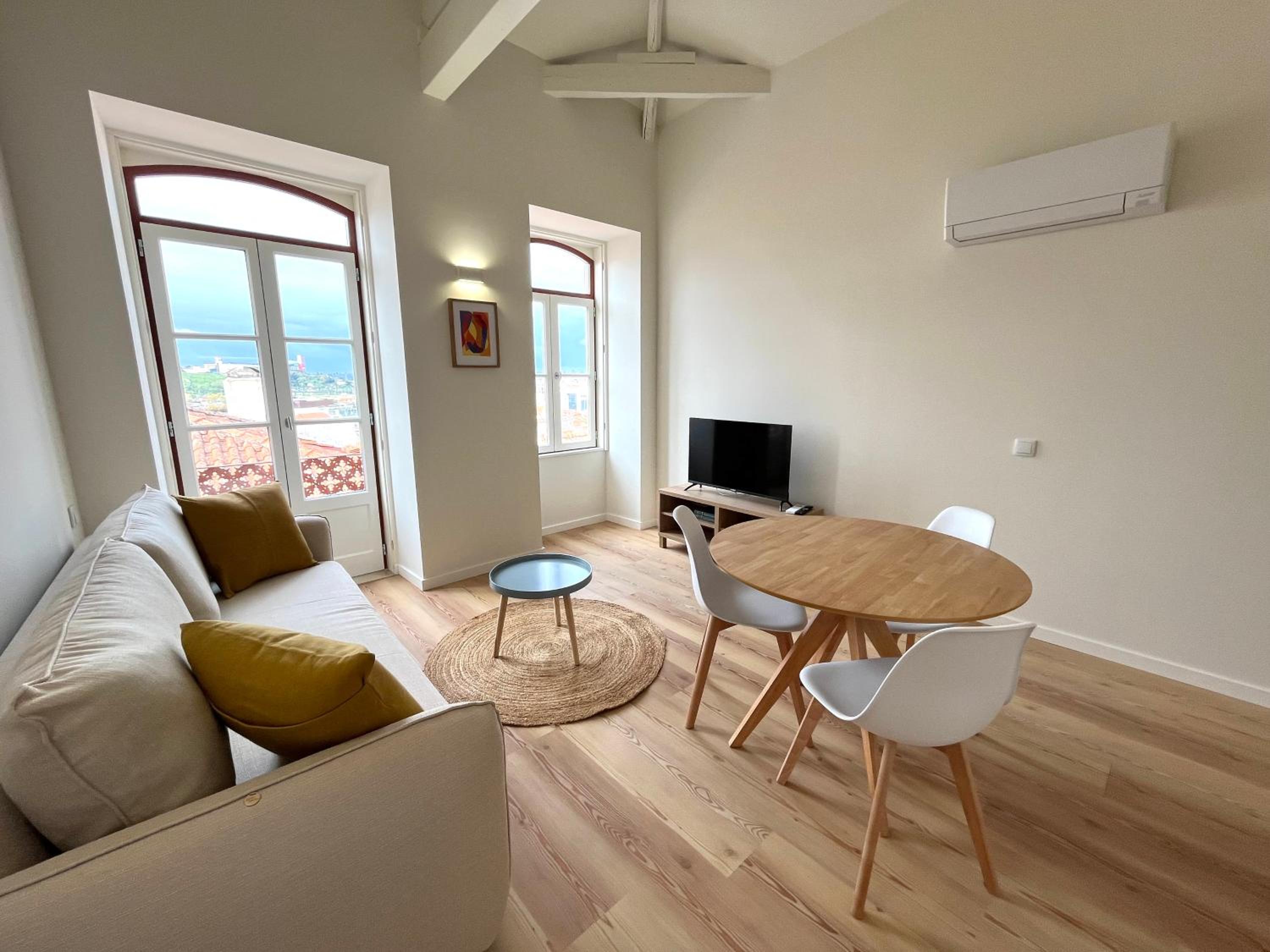 One-Bedroom Premium Apartment photo 1