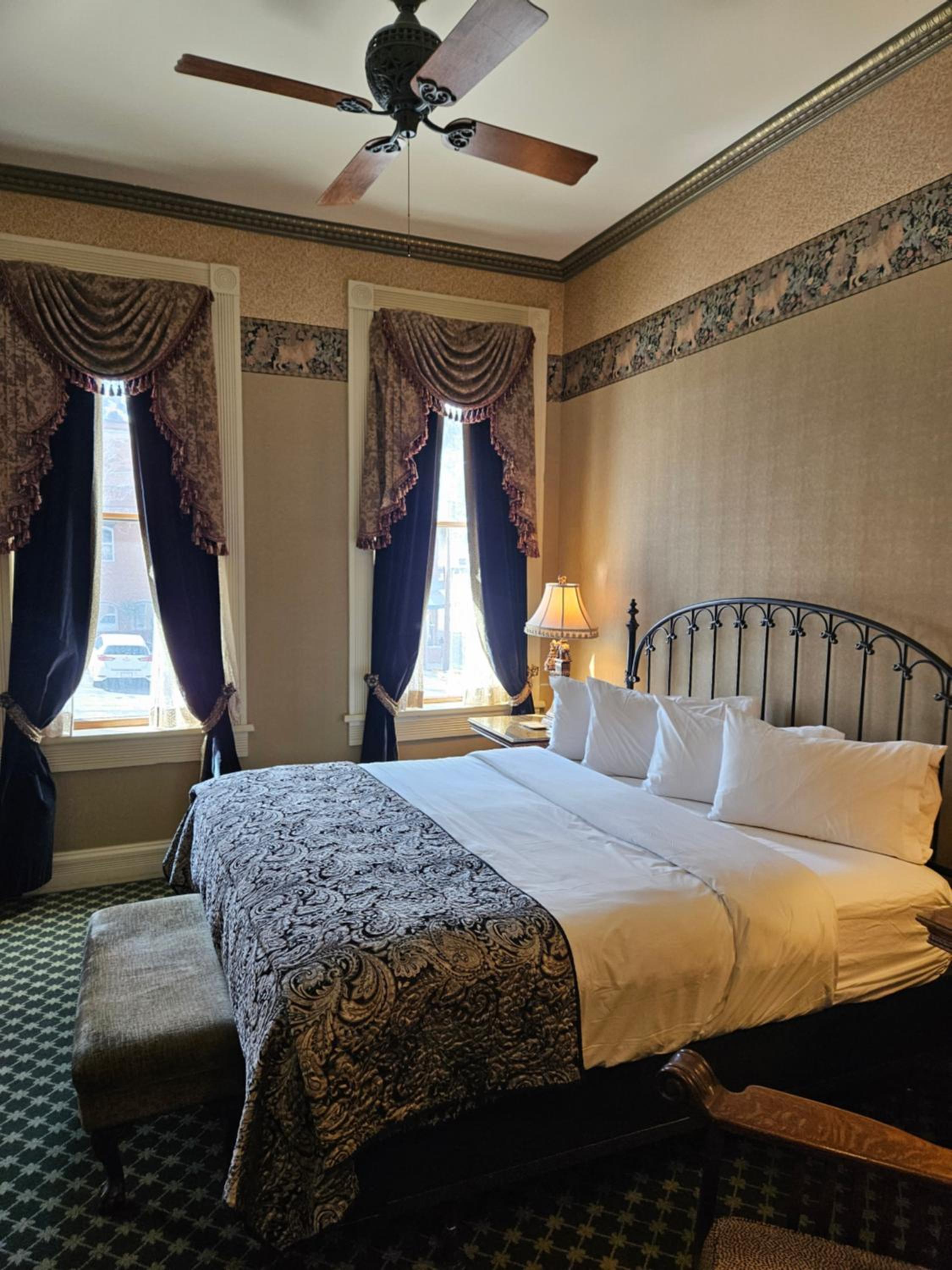 Standard King Room