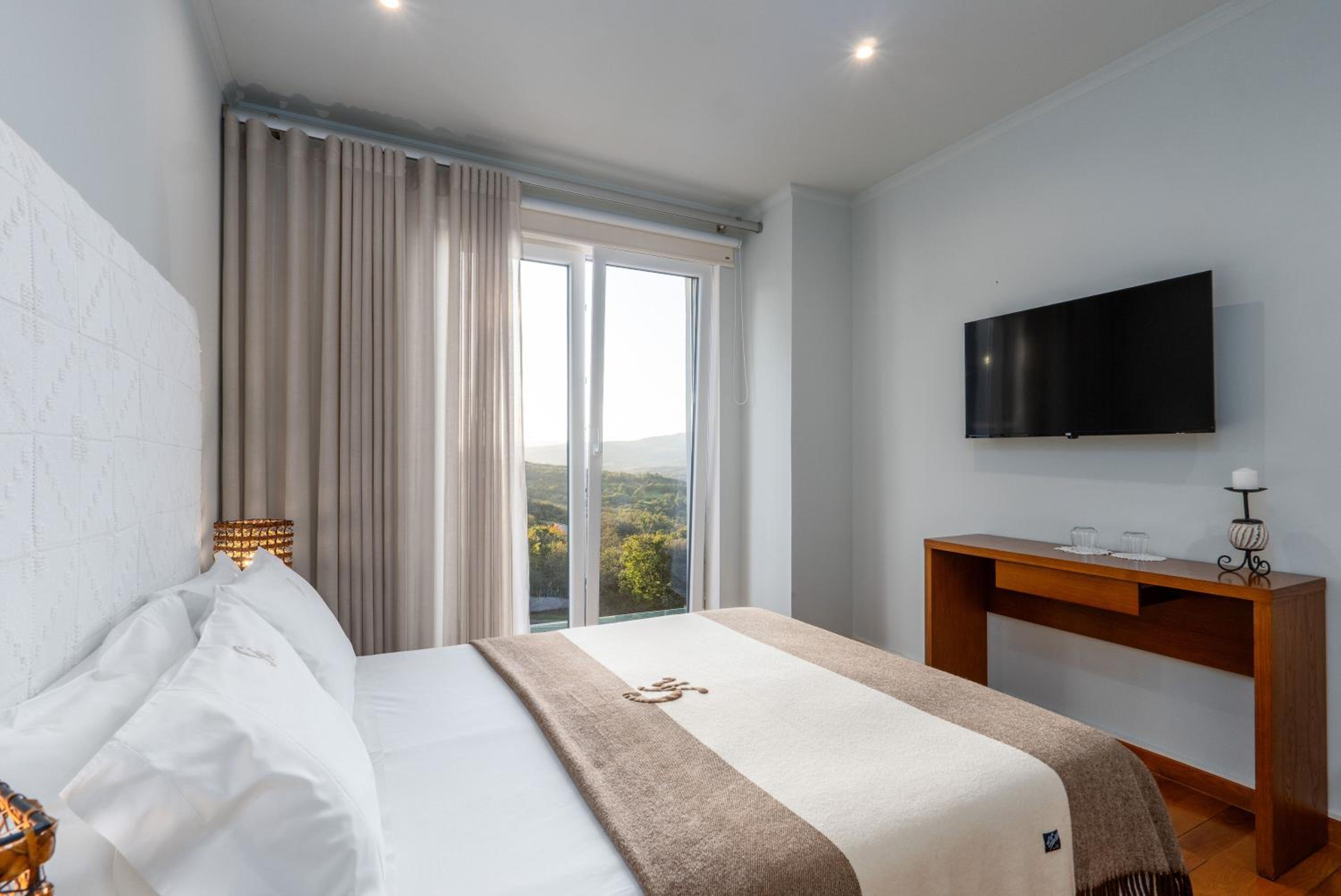 Double or Twin Room photo 3