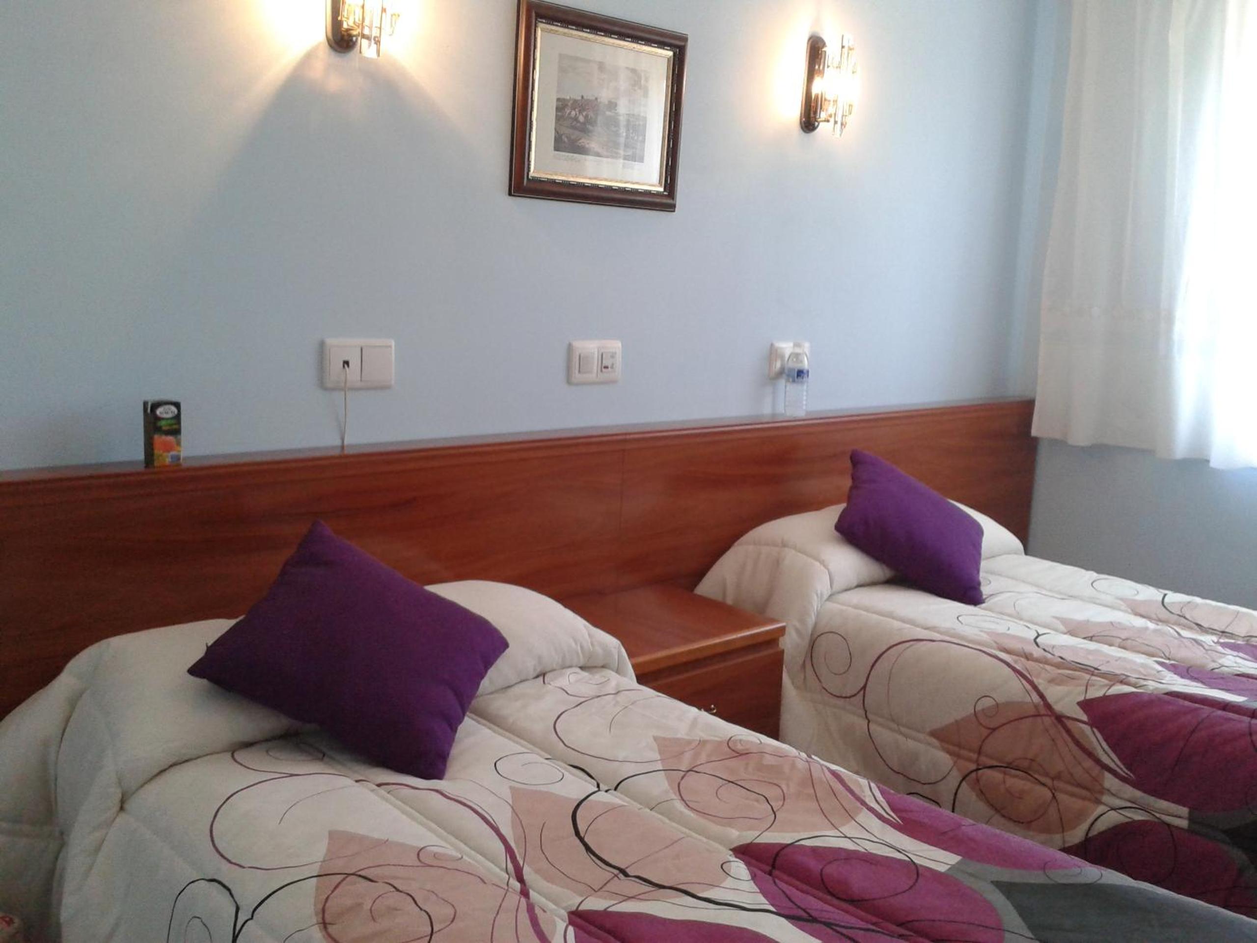Double Room - Photo 8