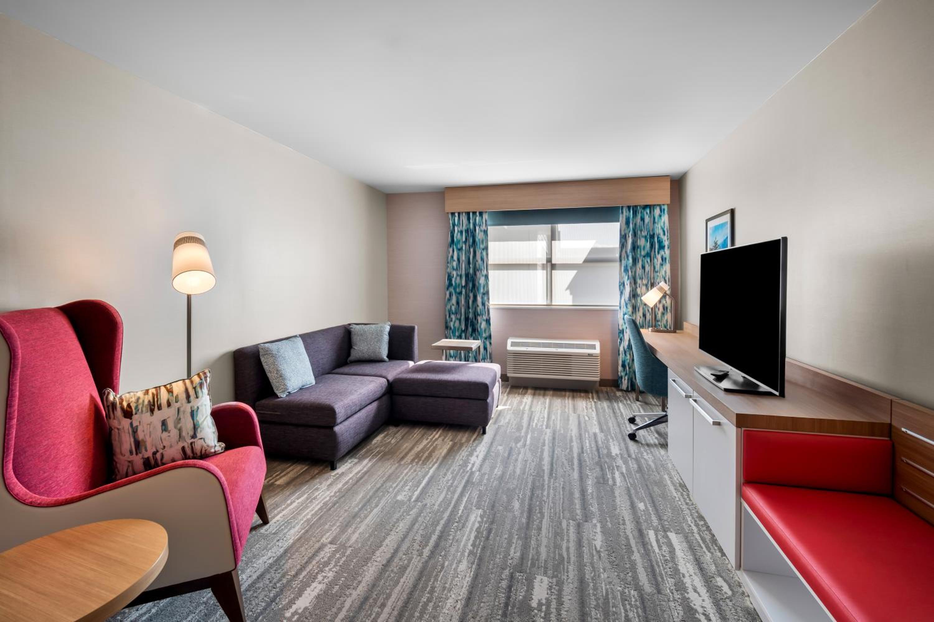 One-Bedroom Suite with Two Queen Beds photo 3