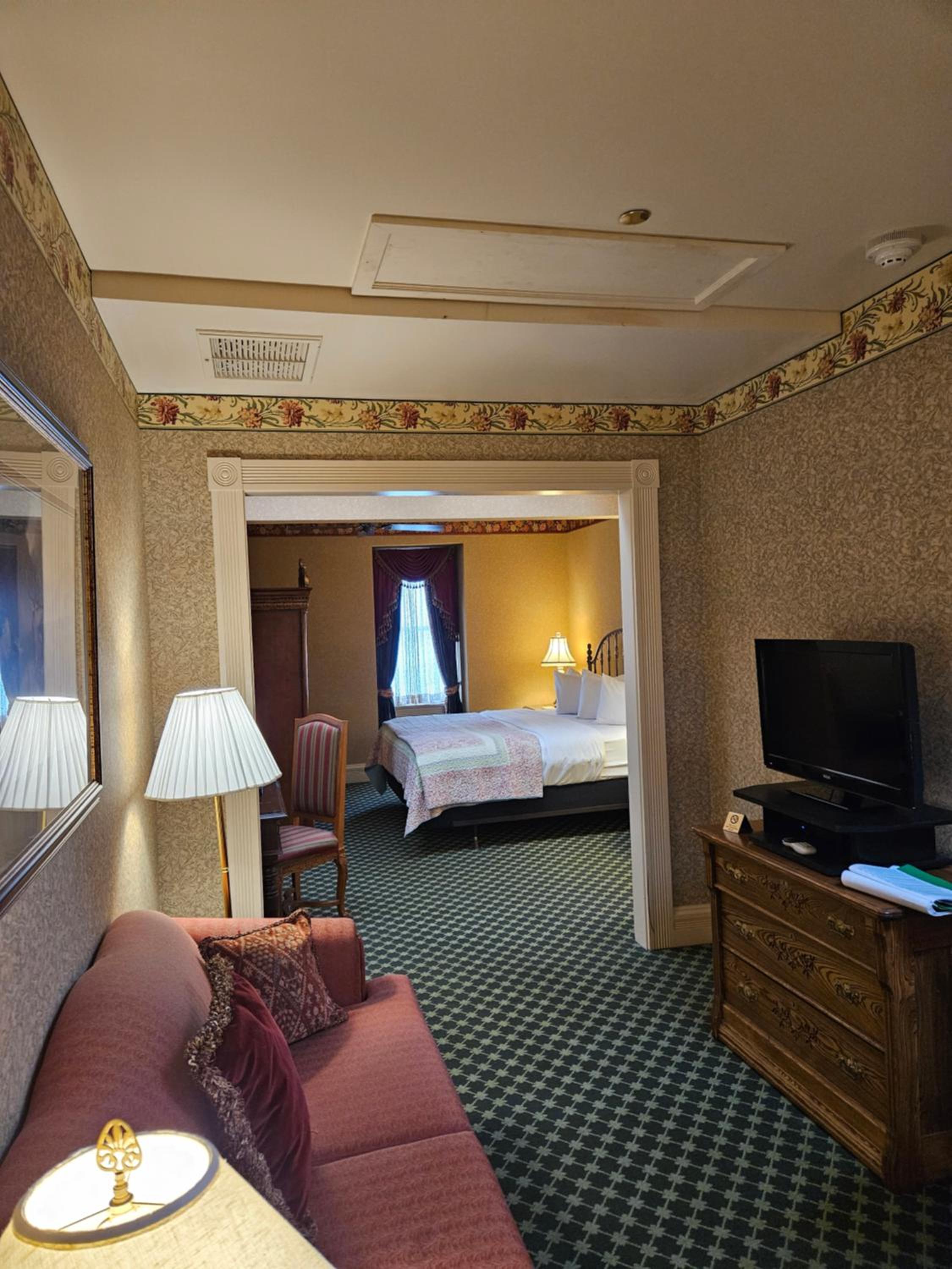 Superior King Suite photo 2