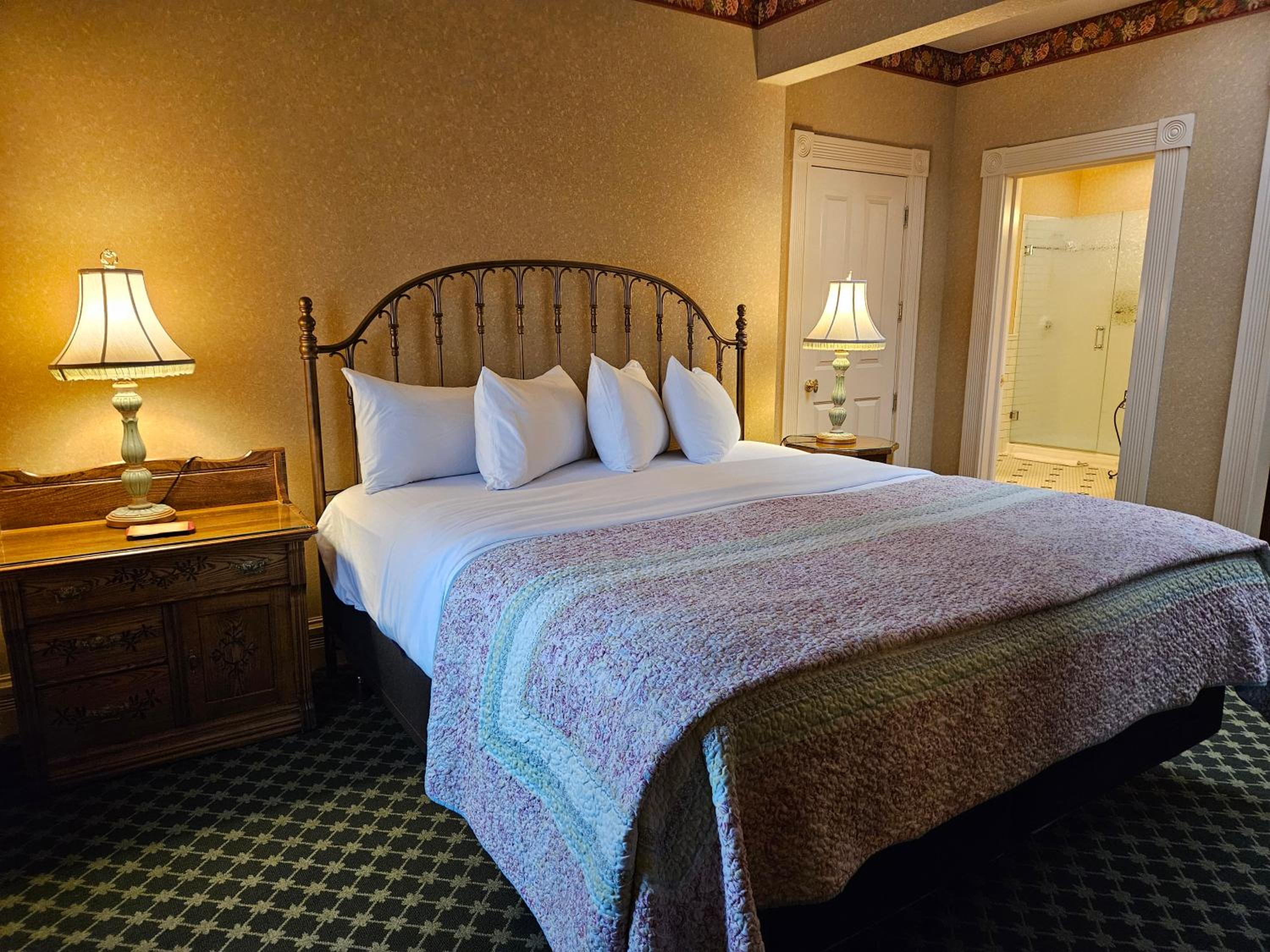 Superior King Suite photo 3
