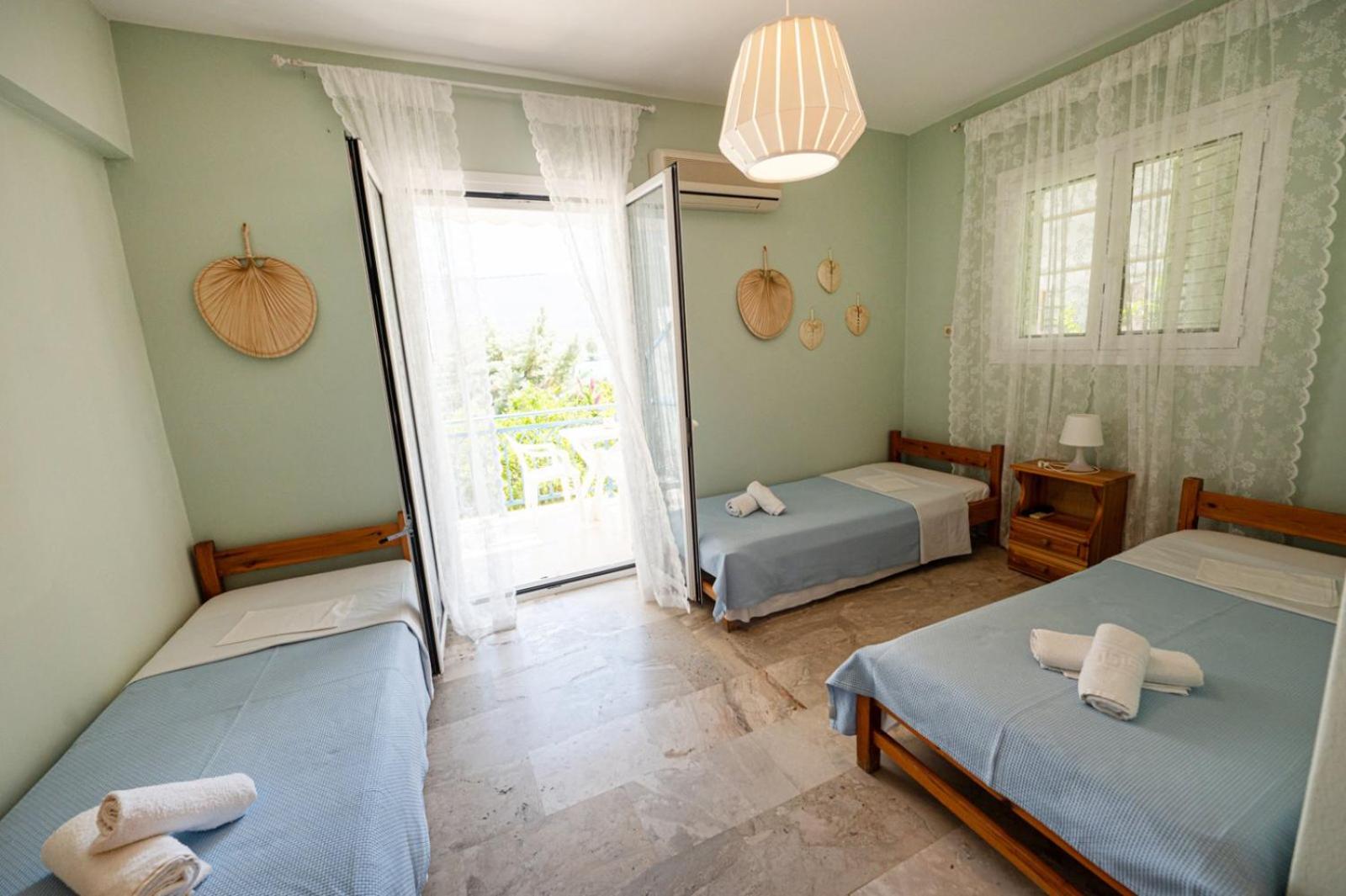Triple Room with Sea View photo 3