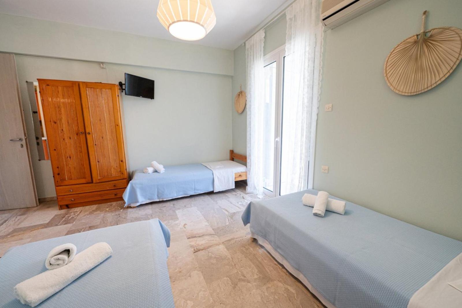 Triple Room with Sea View photo 1