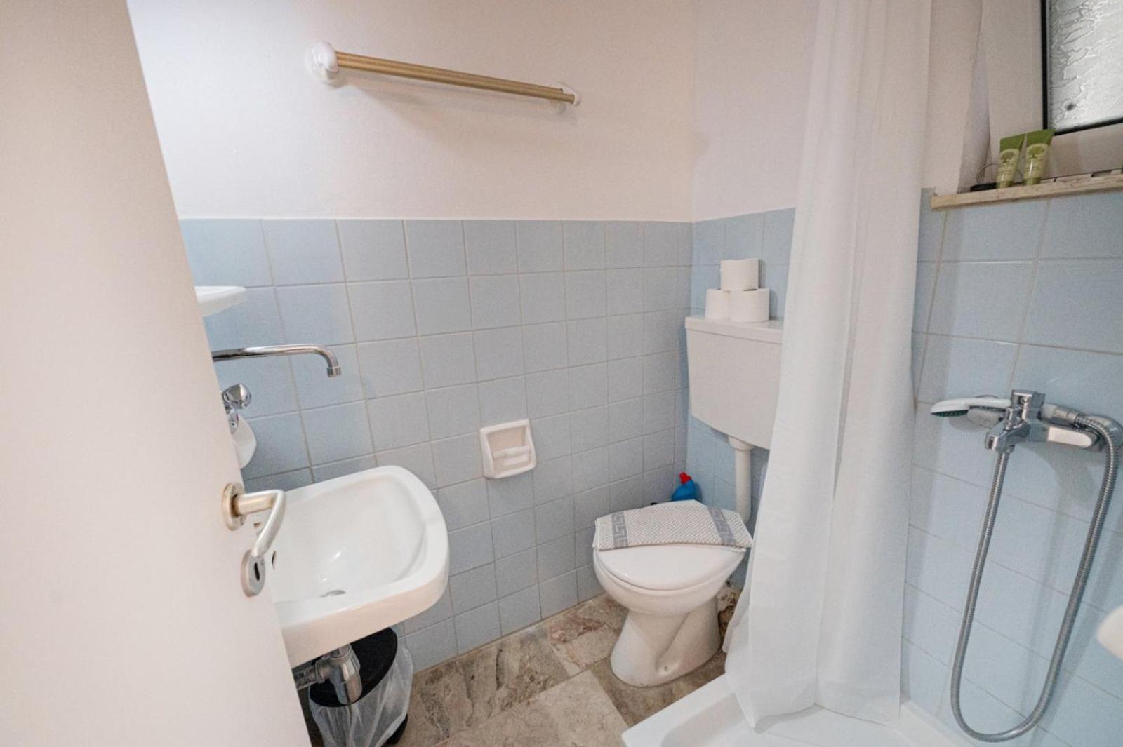 Double Room with Private Bathroom photo 2