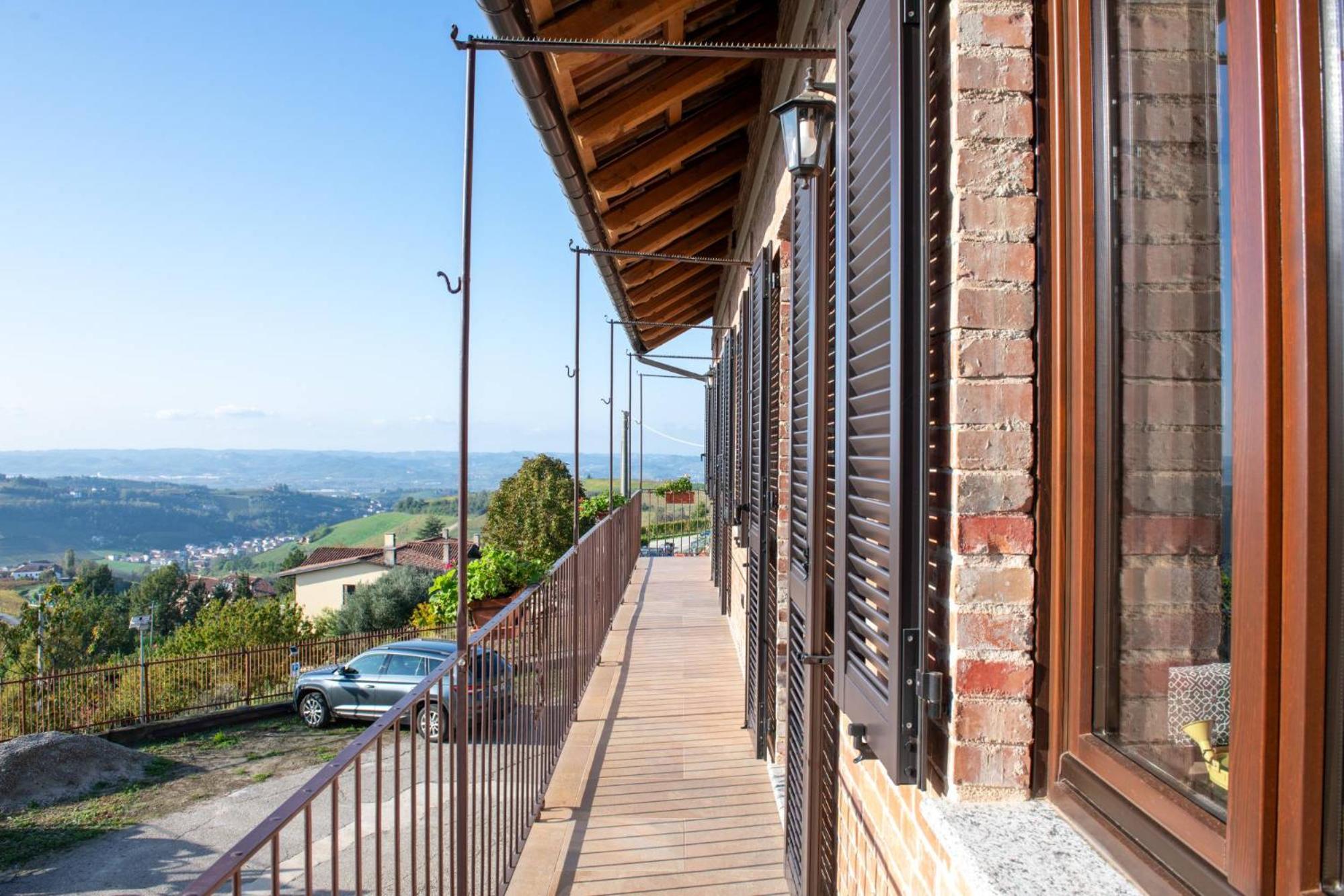 Apartment with Balcony photo 2