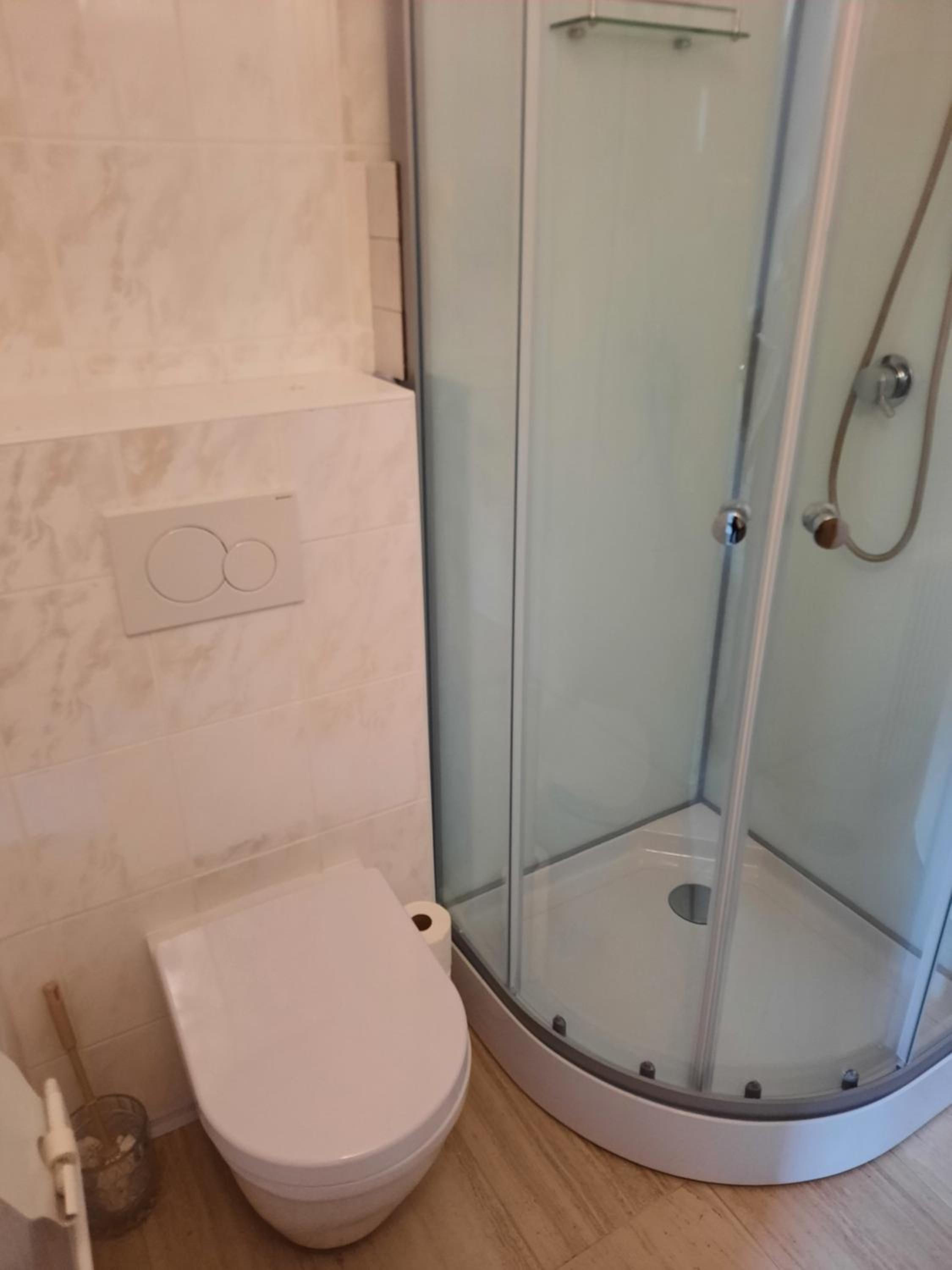 Twin Room with Shower - Photo 6