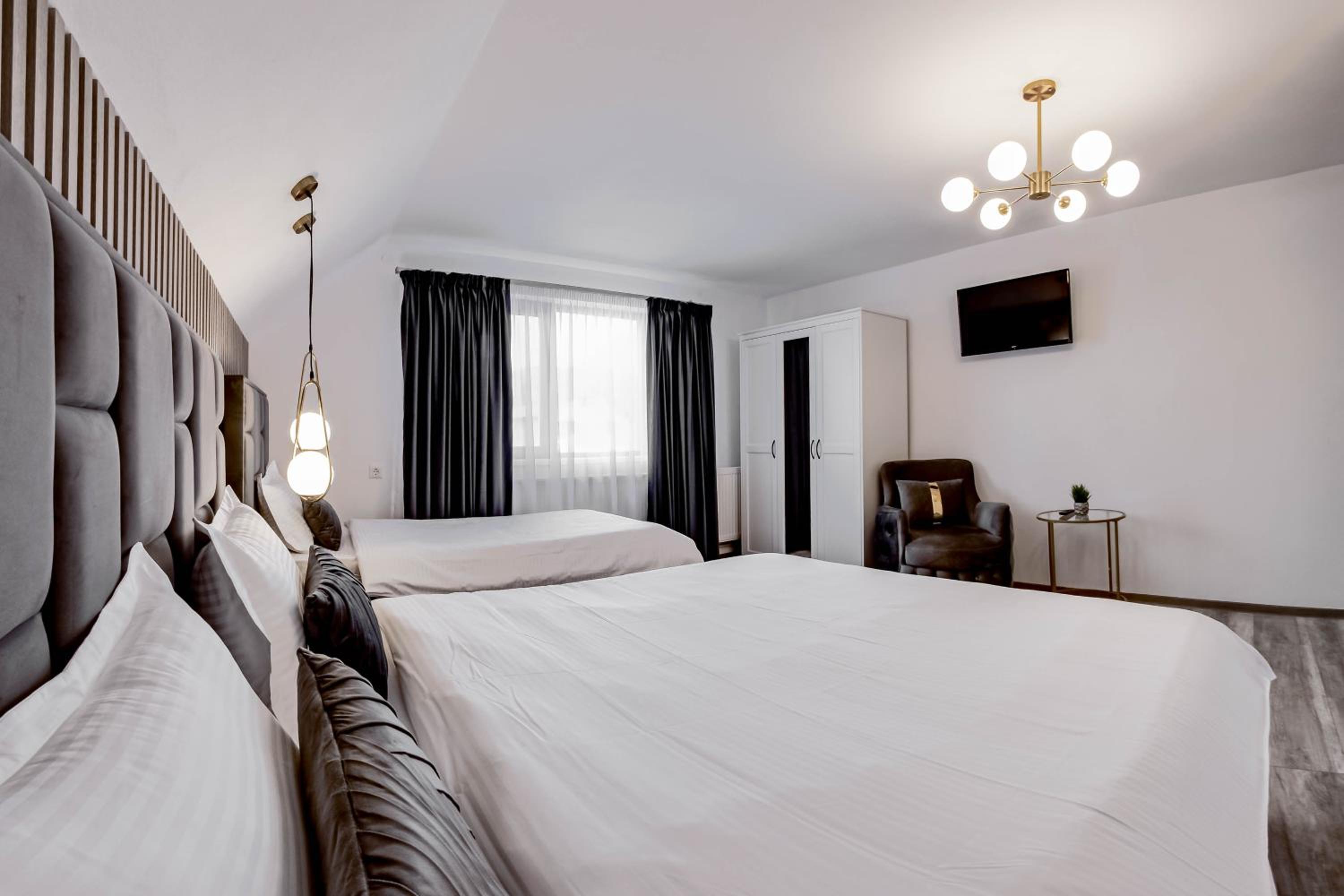 Triple Room with Private Bathroom photo 3