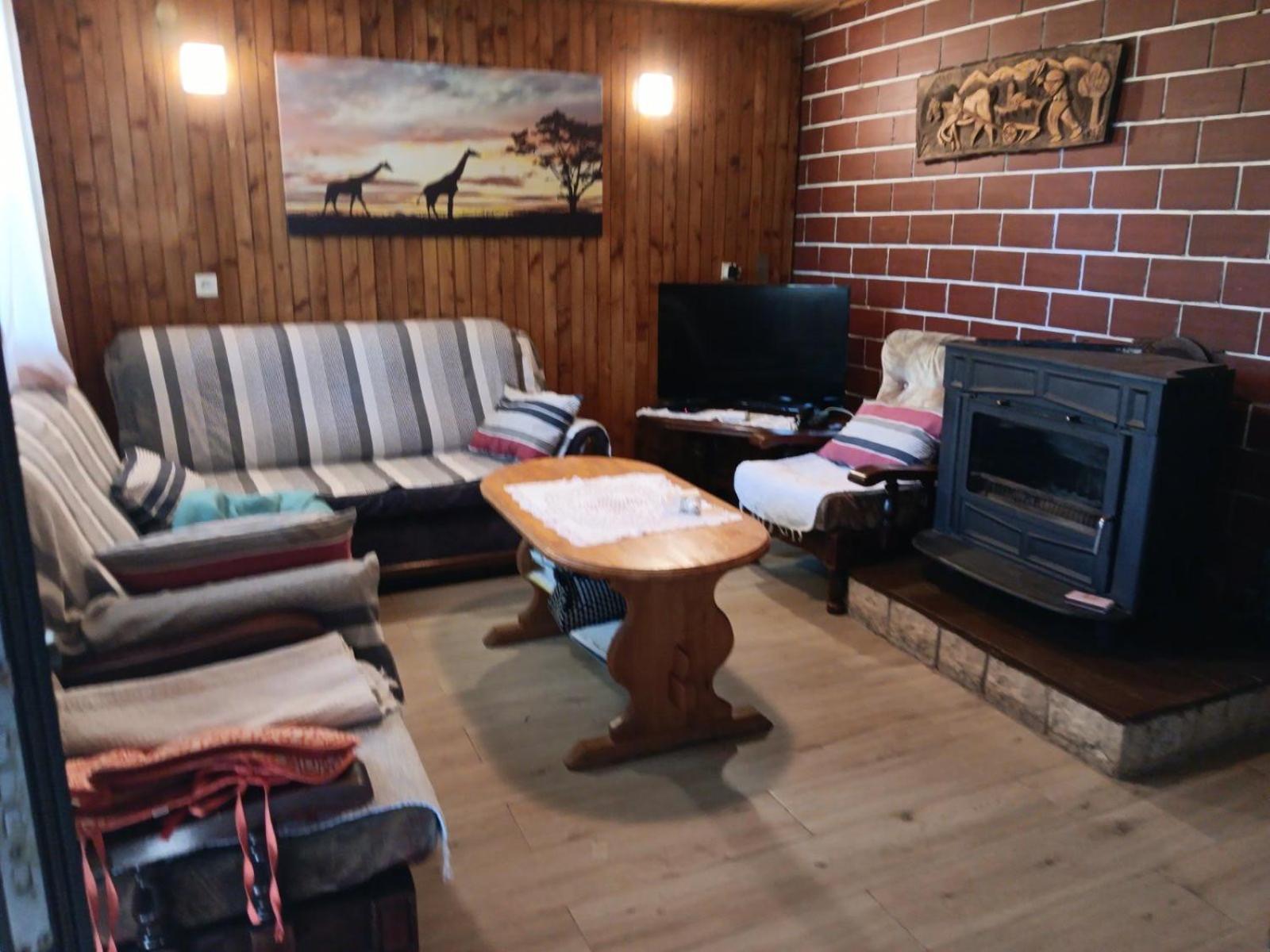 Three-Bedroom House photo 3
