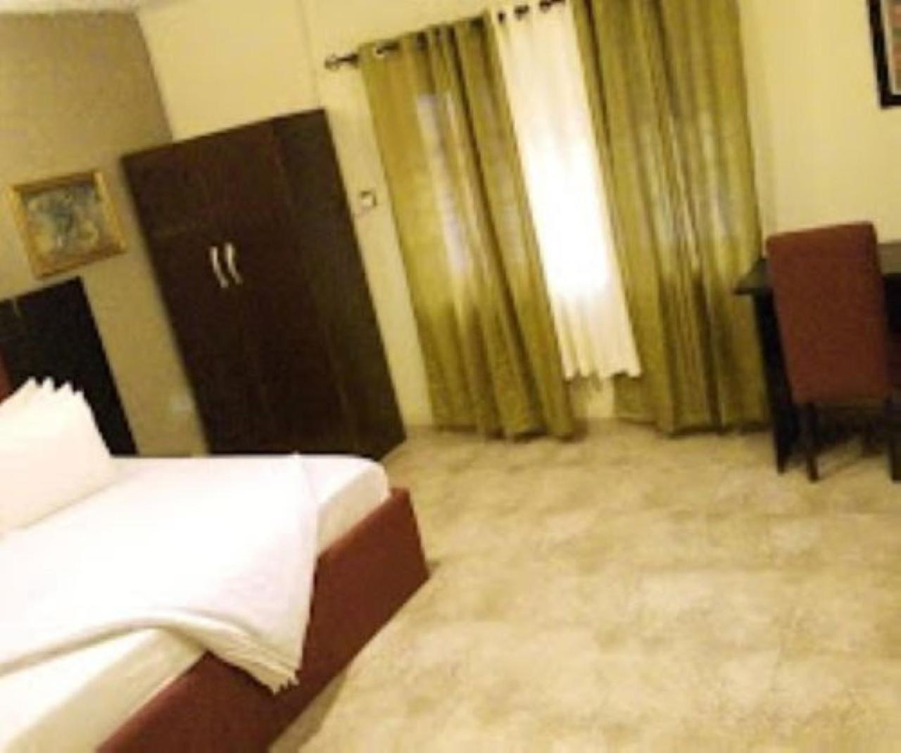 Double Room With Private Bathroom photo 1