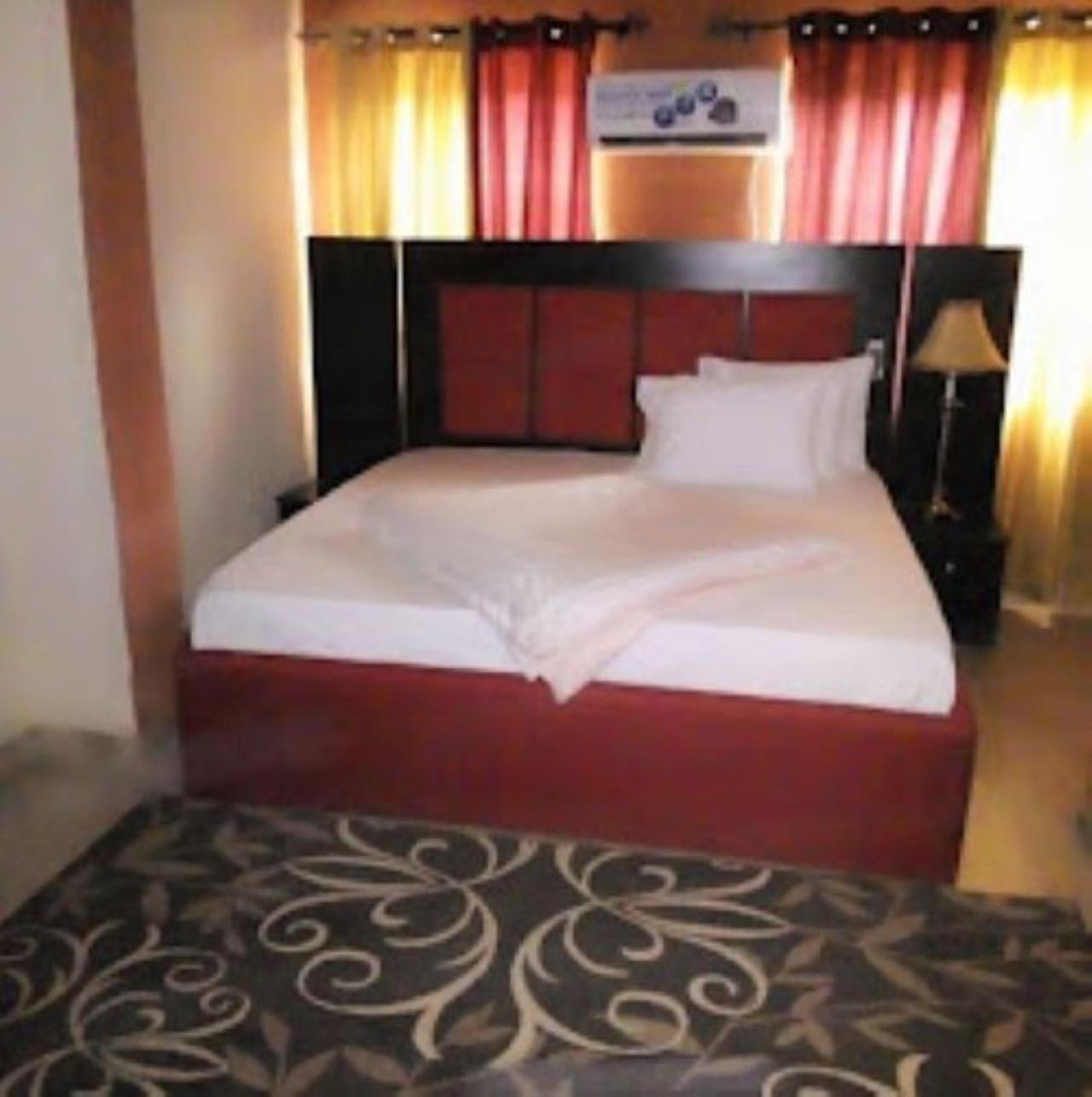 Double Room With Private Bathroom photo 2