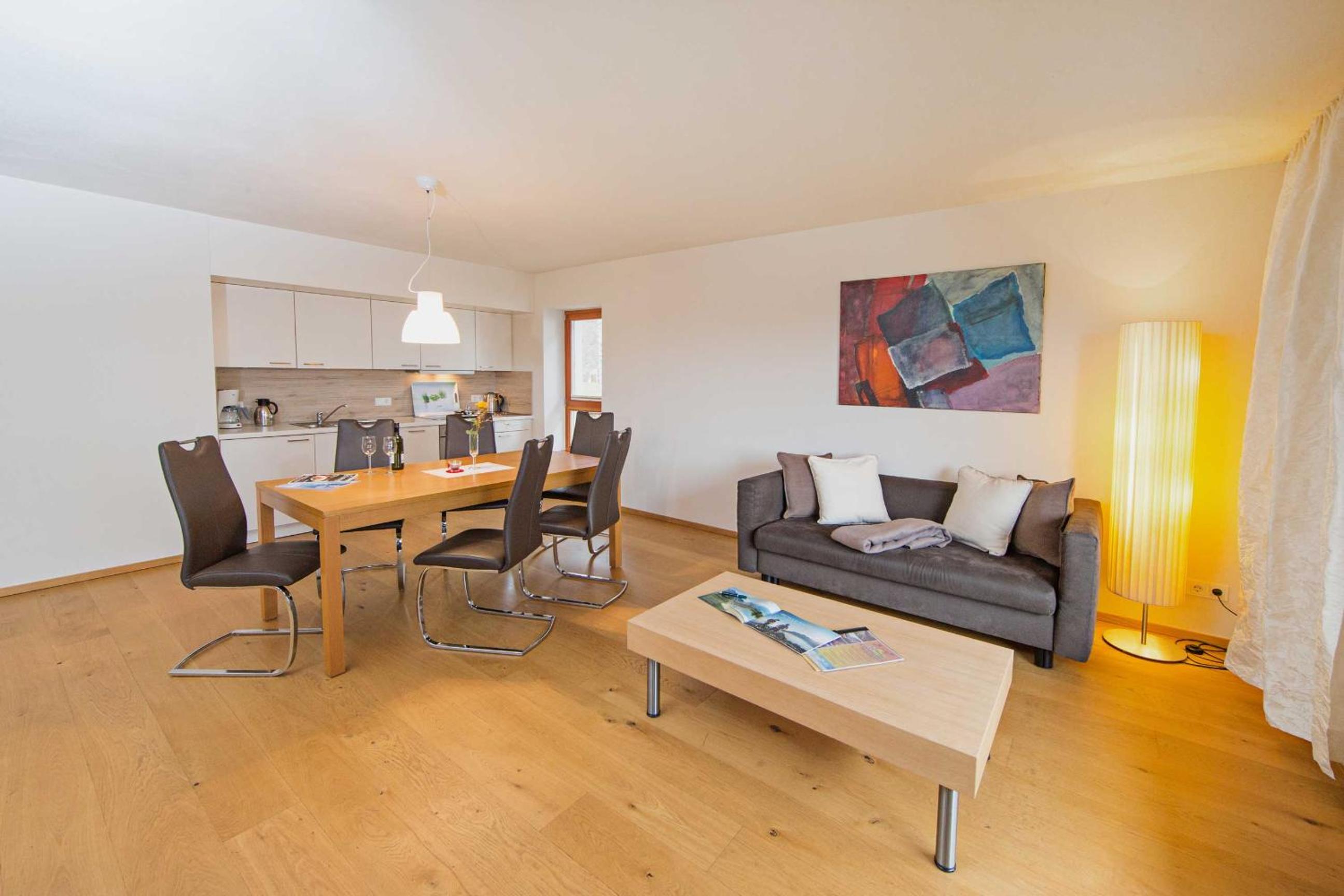 Two-Bedroom Apartment with Balcony photo 3