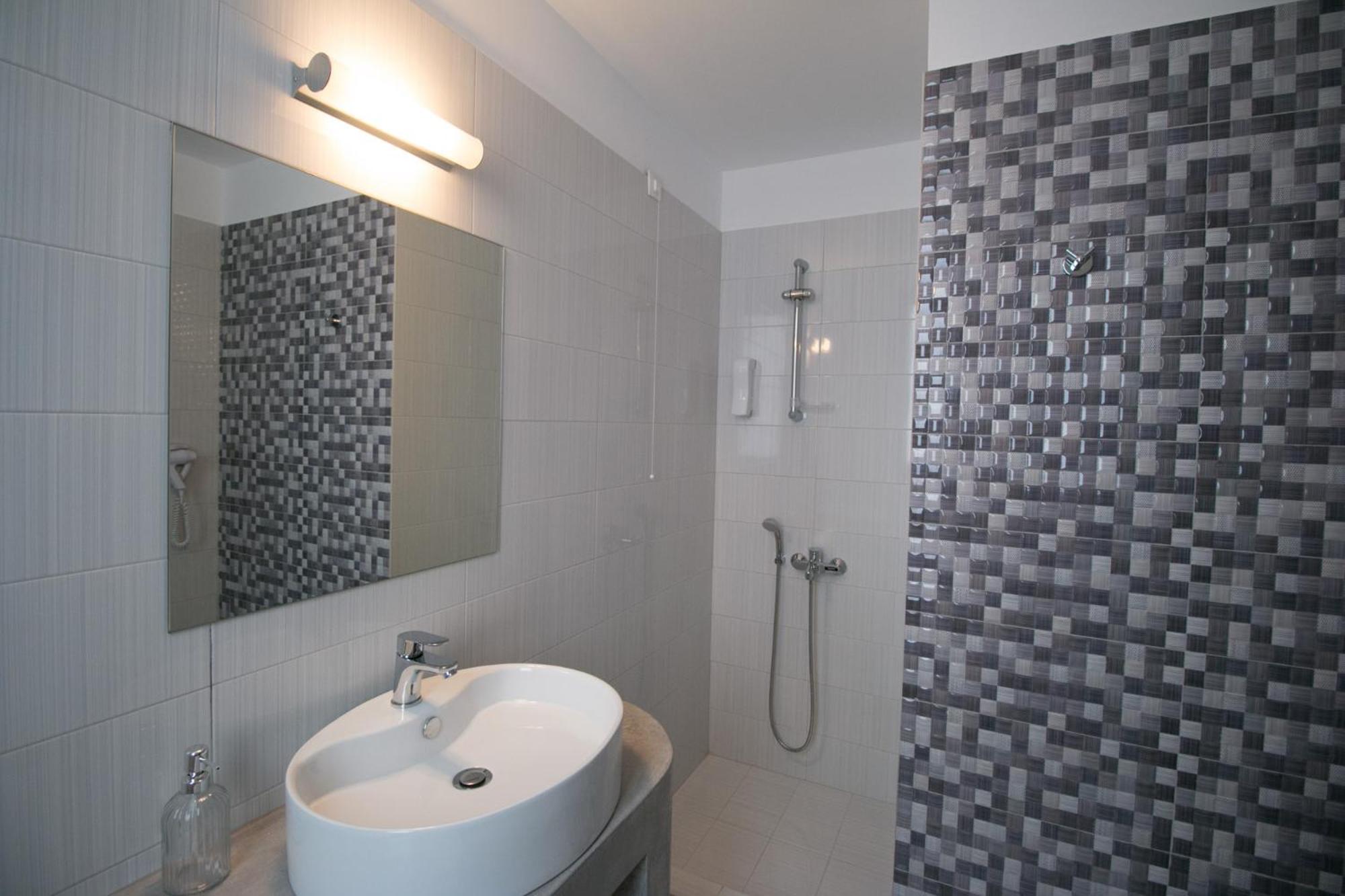 Deluxe Triple Room - Photo 2