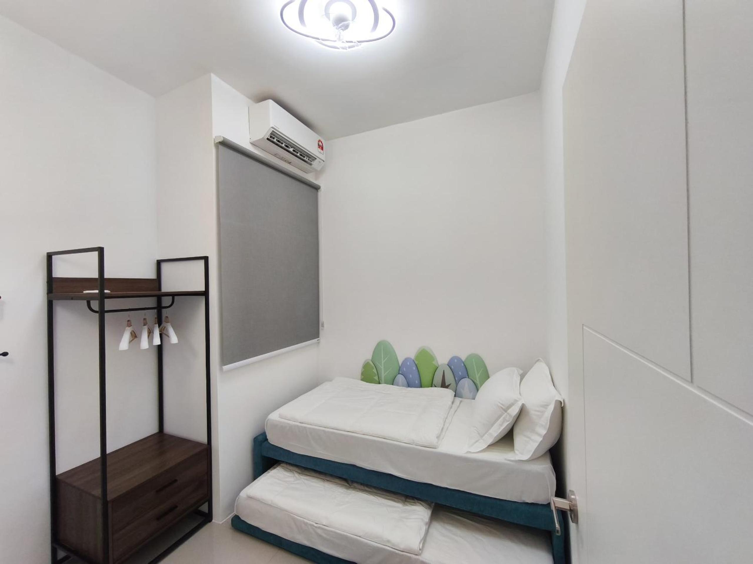 Executive Suite - Photo 3