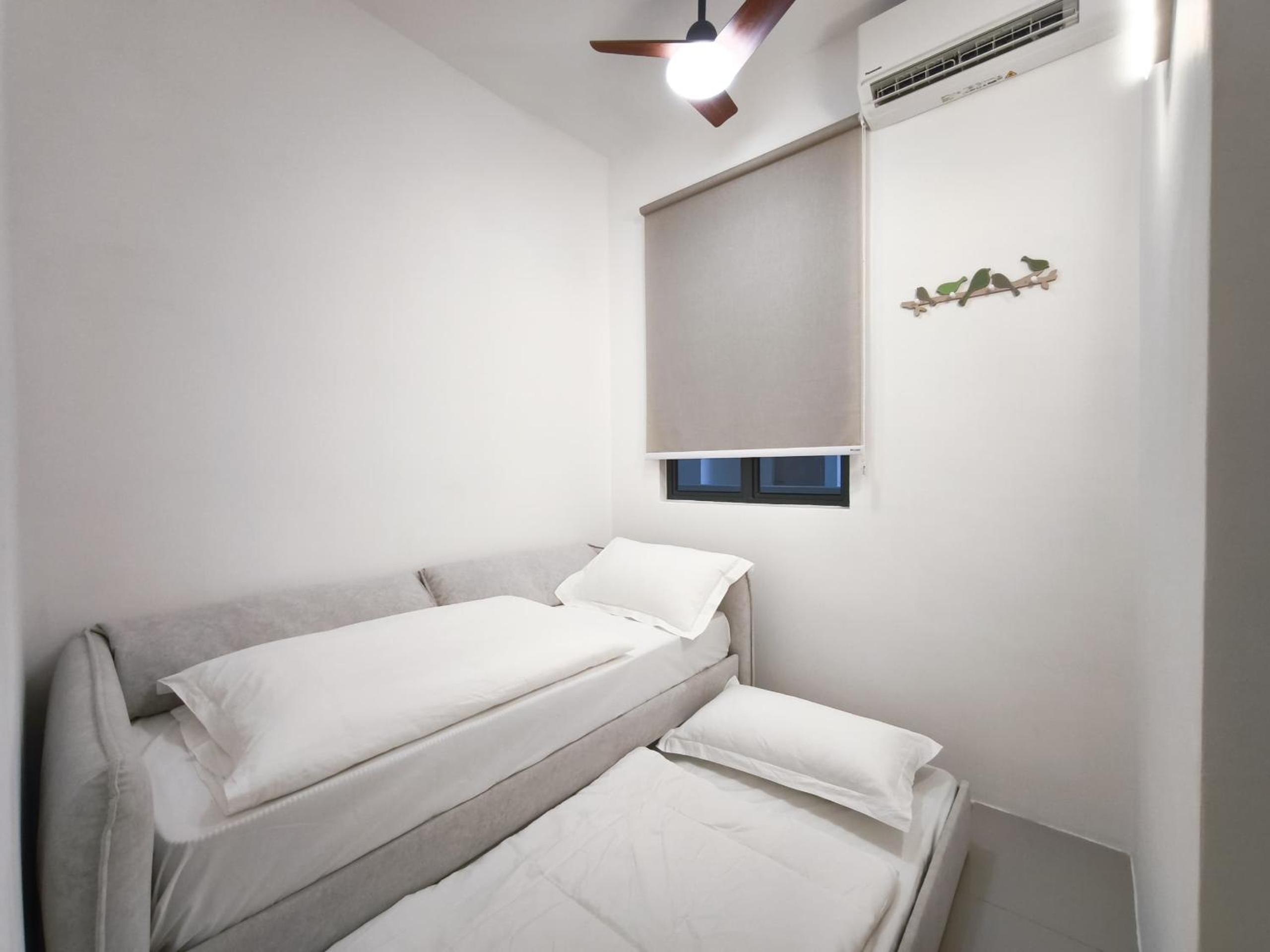 Executive Suite - Photo 9