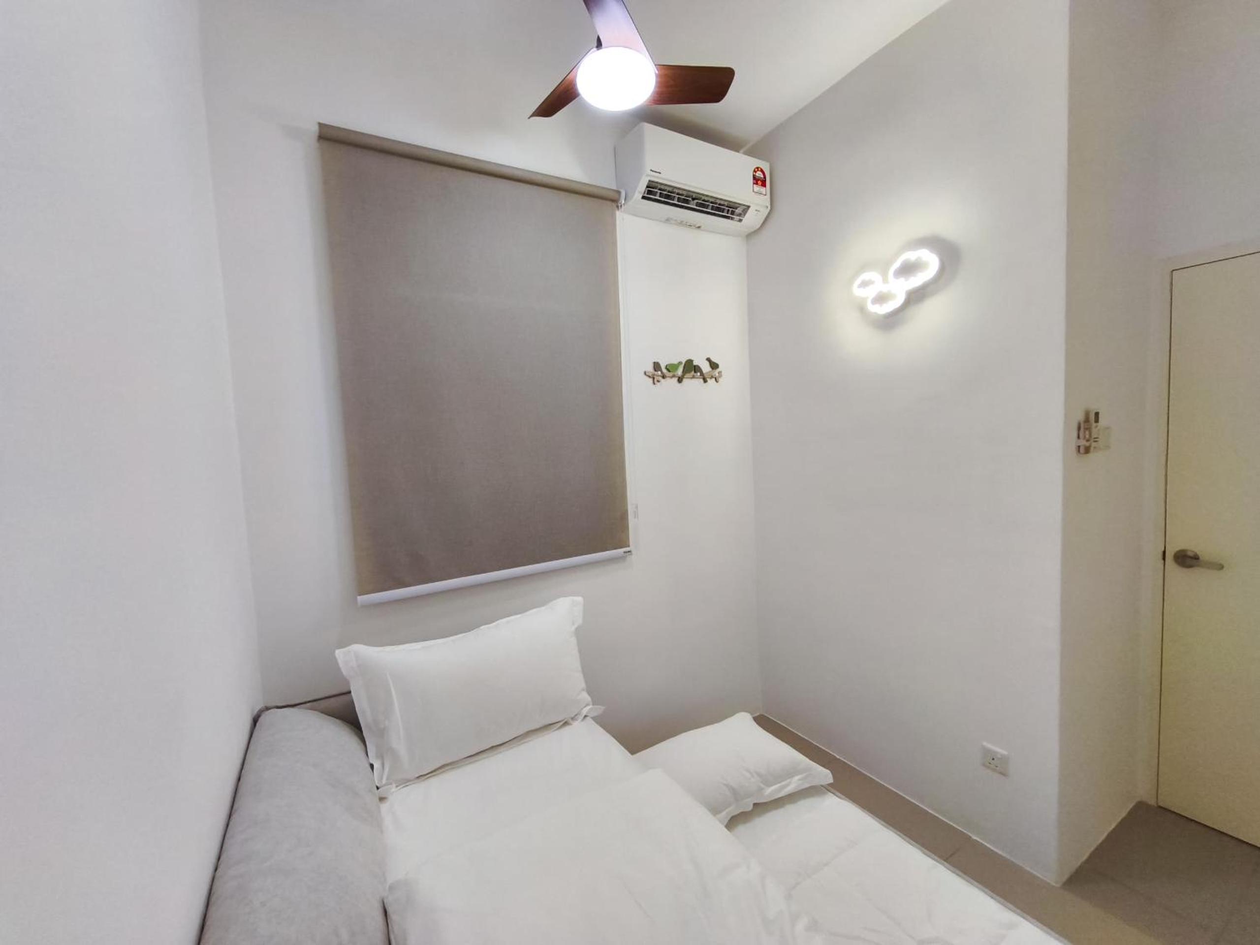 Executive Suite - Photo 7